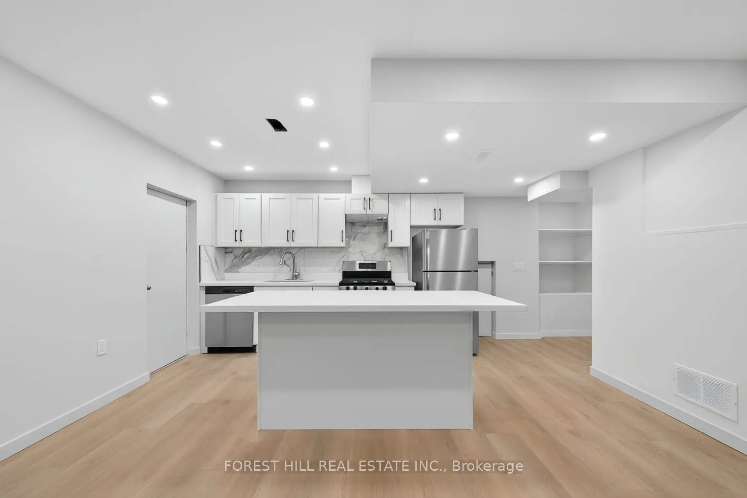 19 Candis - lower level Drive