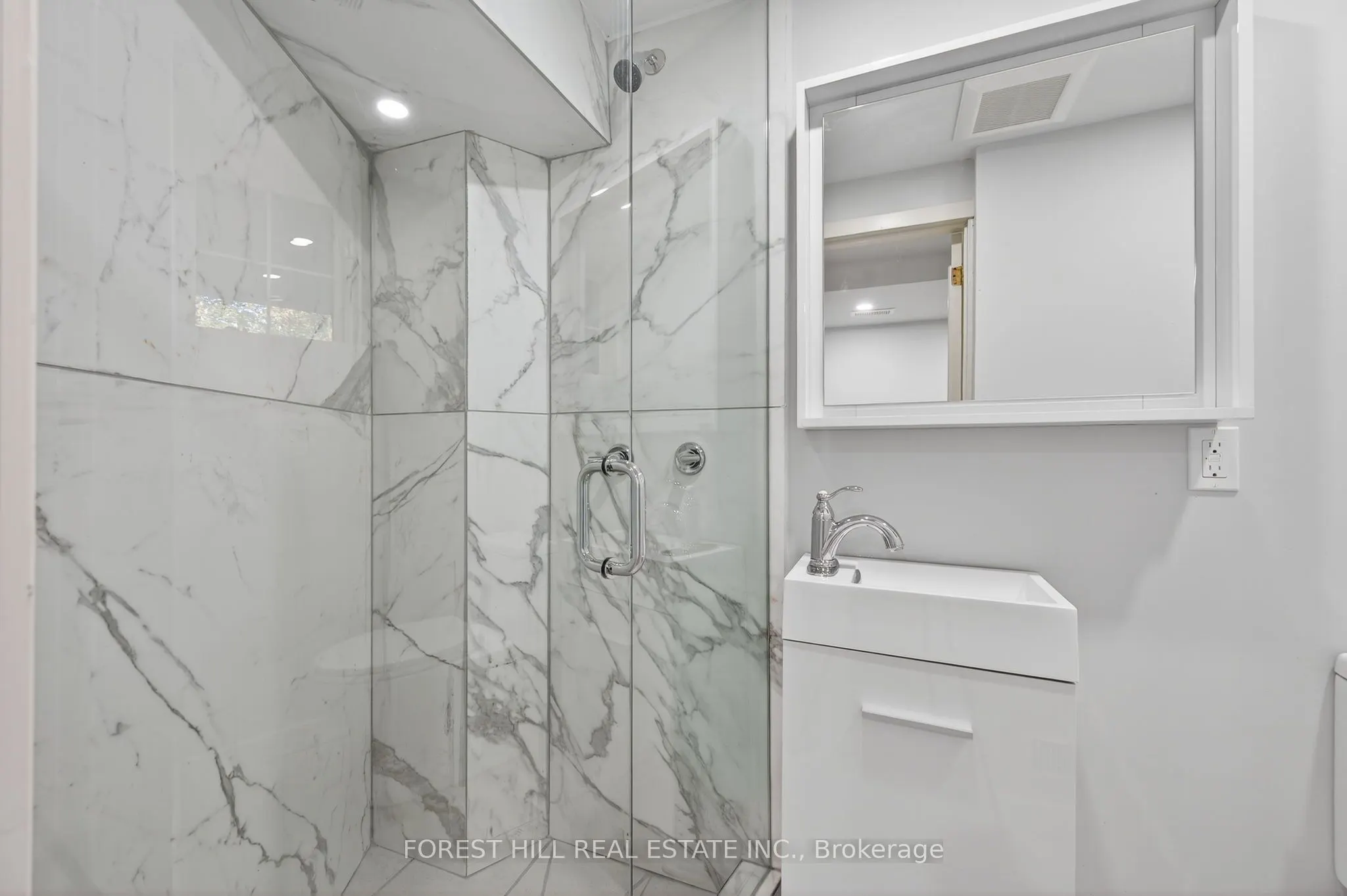 19 Candis - lower level Drive