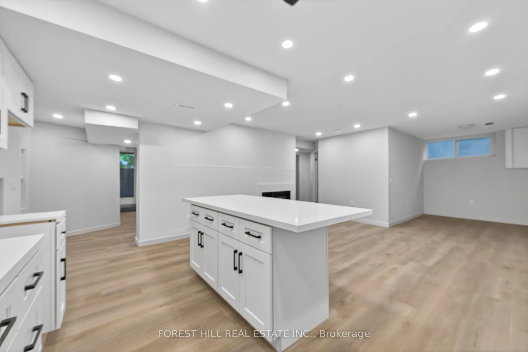 19 Candis - lower level Drive