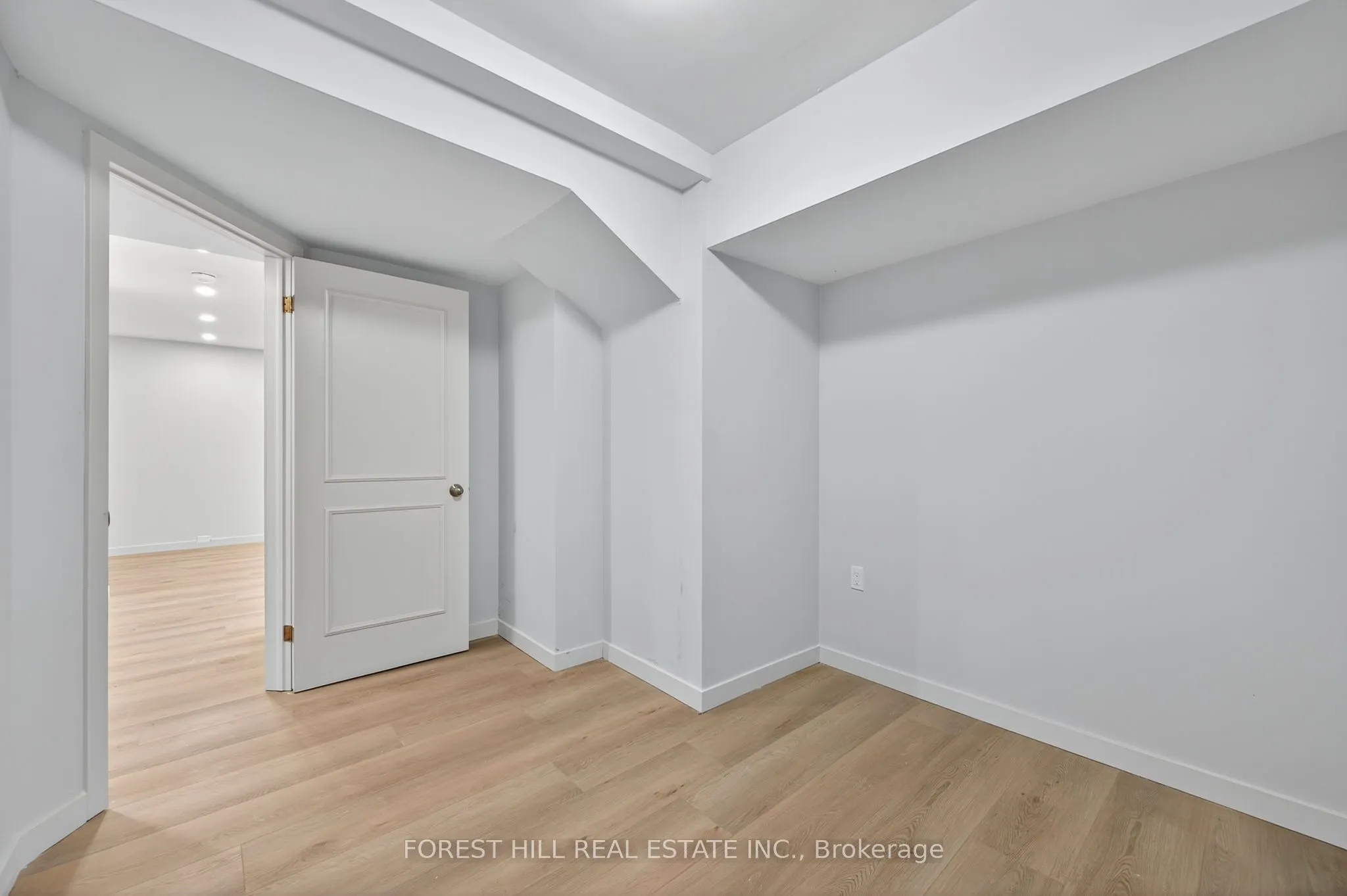 19 Candis - lower level Drive