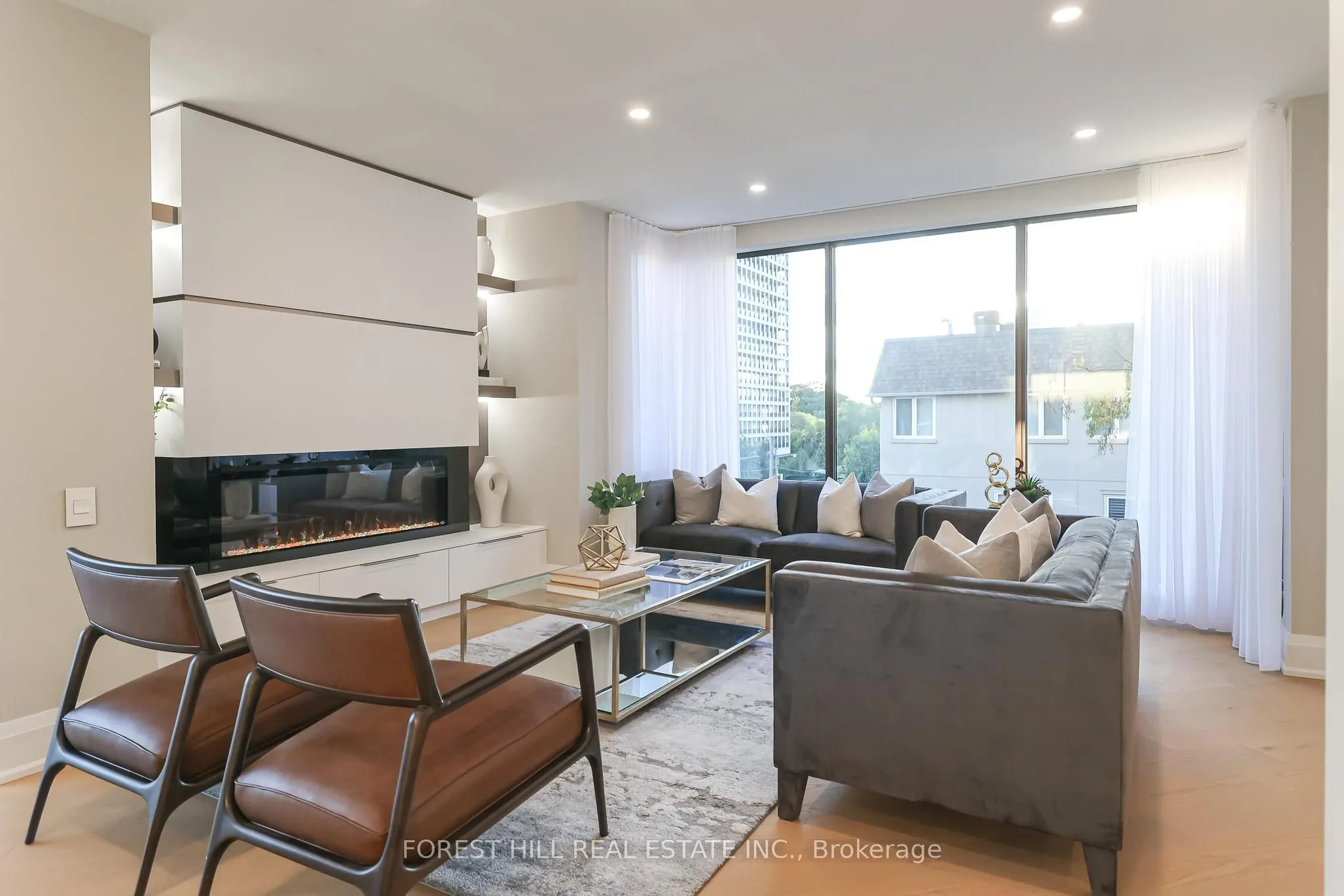 342 Spadina Road, #301