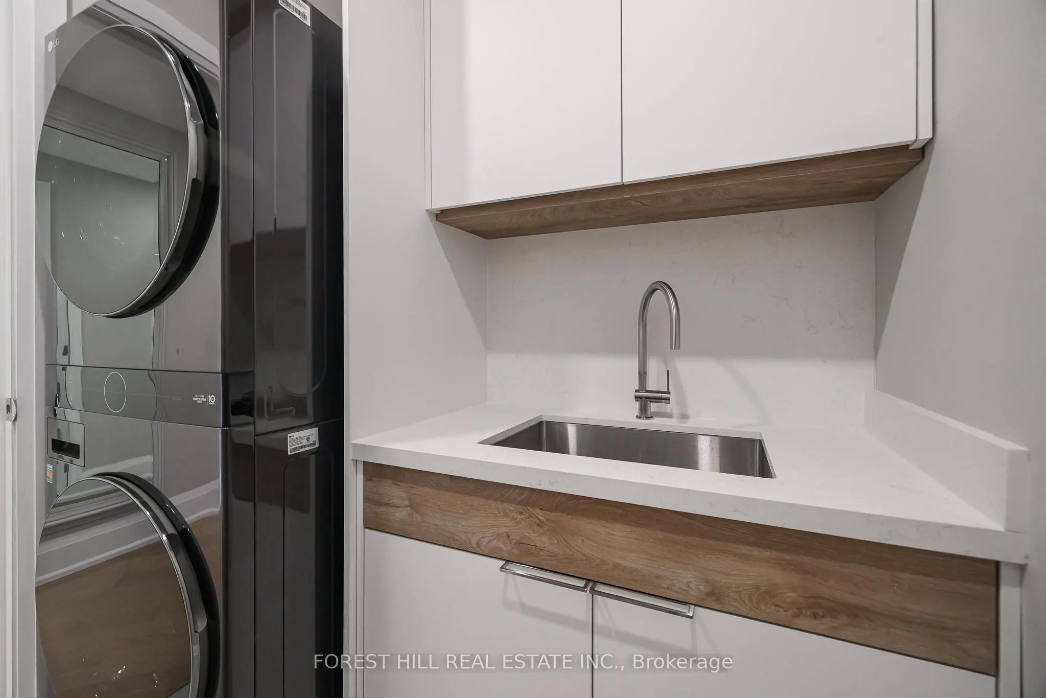 342 Spadina Road, #301