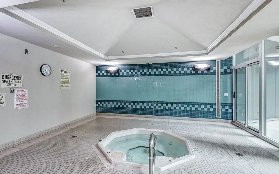 30 Grand Trunk Crescent, #708