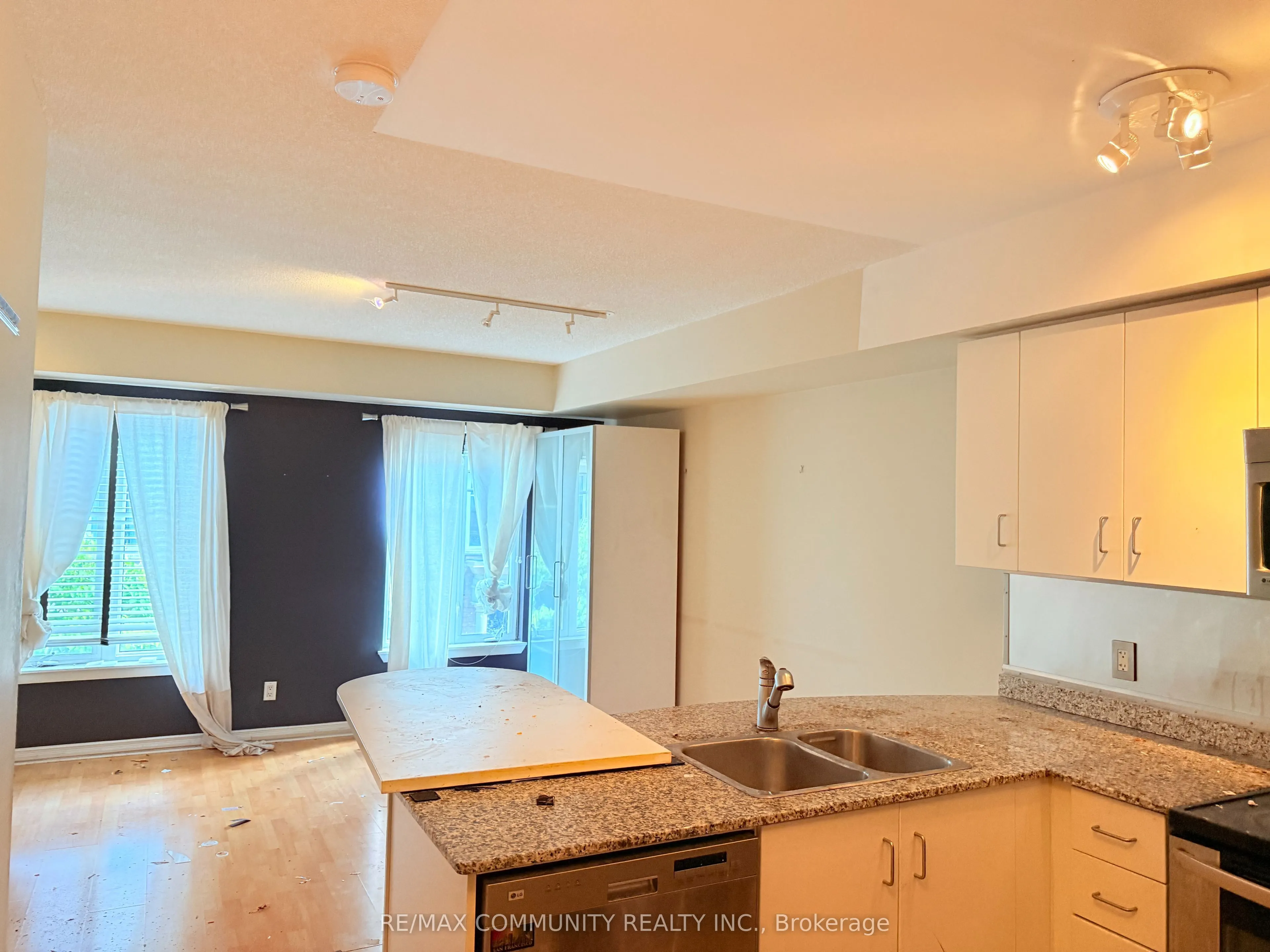 42 Western Battery Road #716