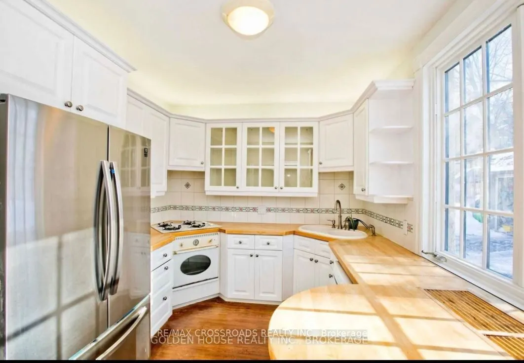 65 Lawrence Avenue E, #Main