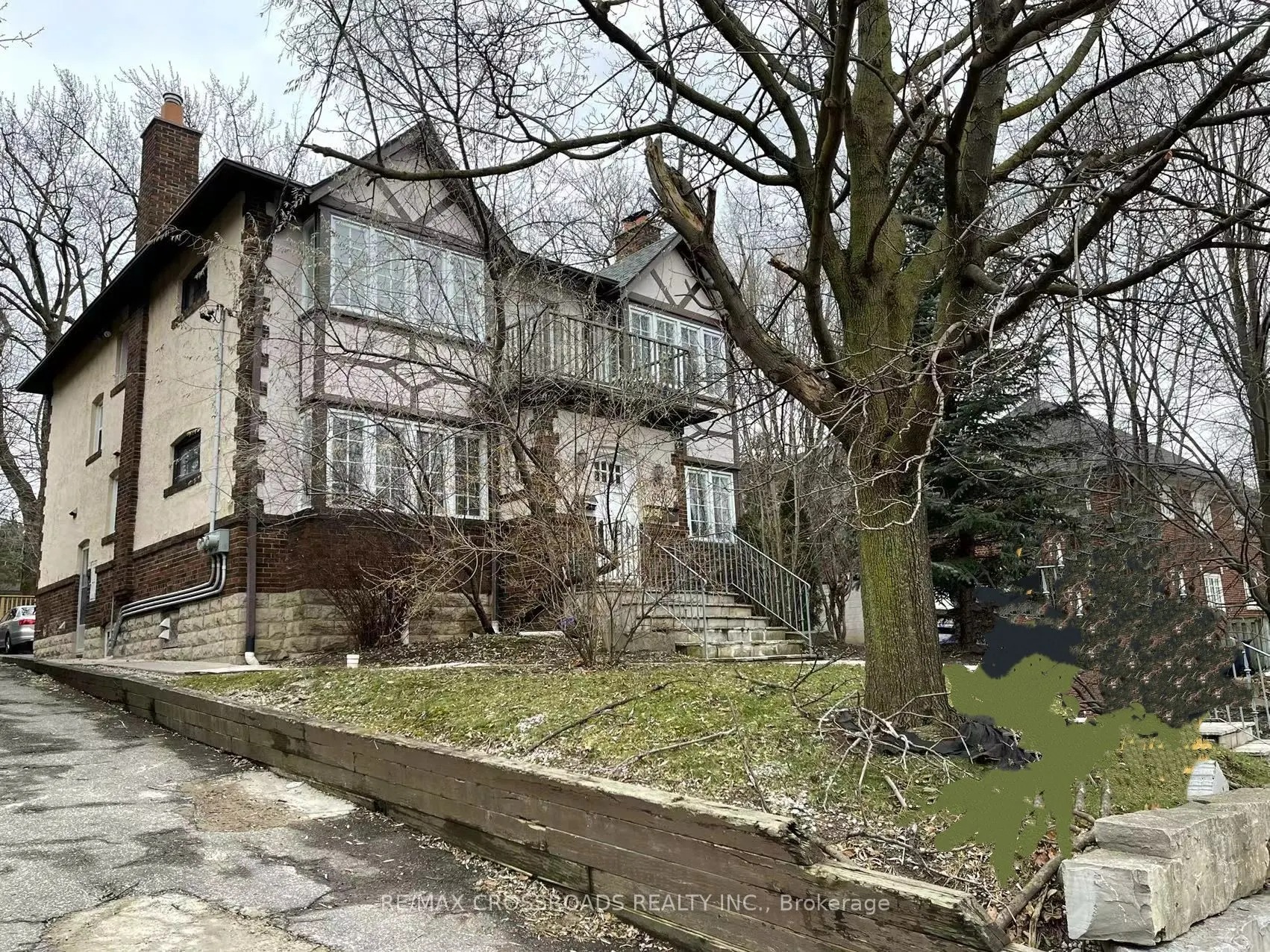 65 Lawrence Avenue E, #Main