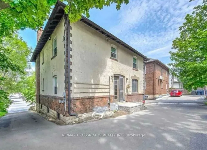 65 Lawrence Avenue E, #Main