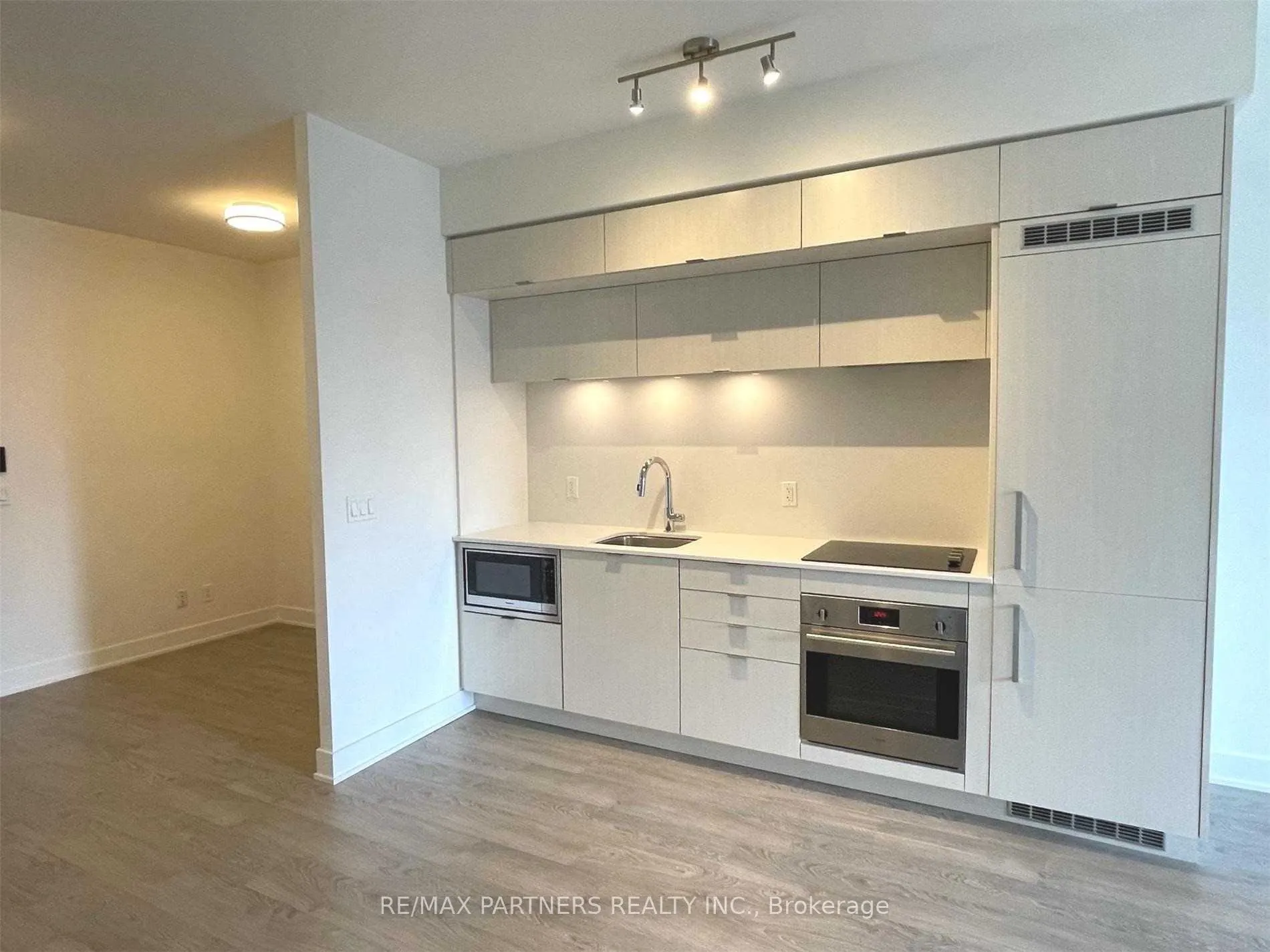 38 Cameron Street, #716