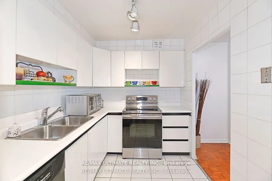 335 Lonsdale Road, #510