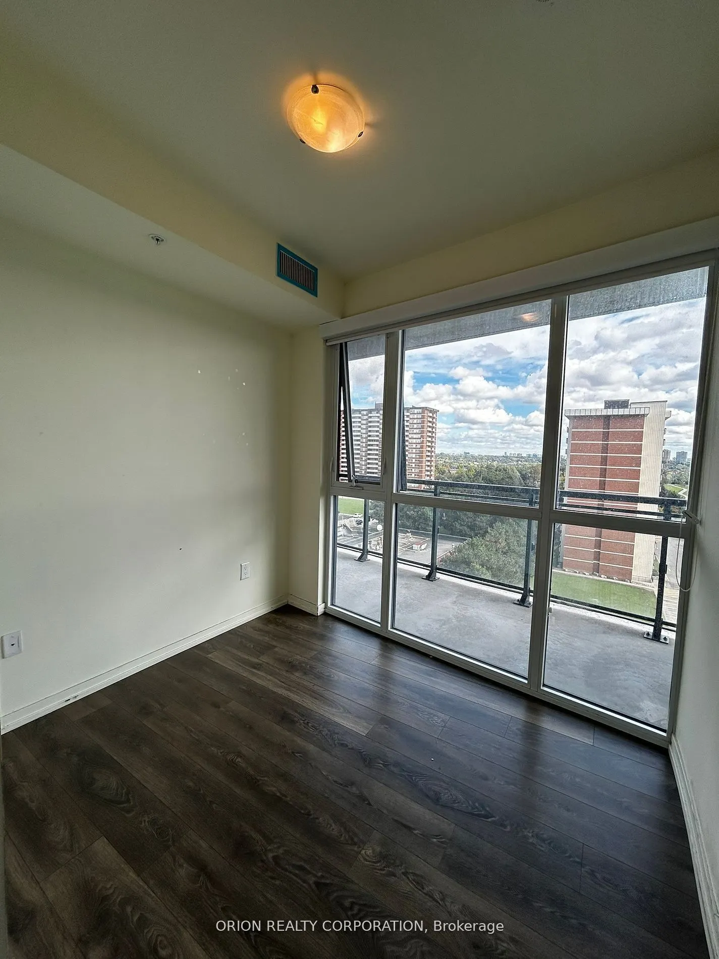 3237 Bayview Avenue, #906