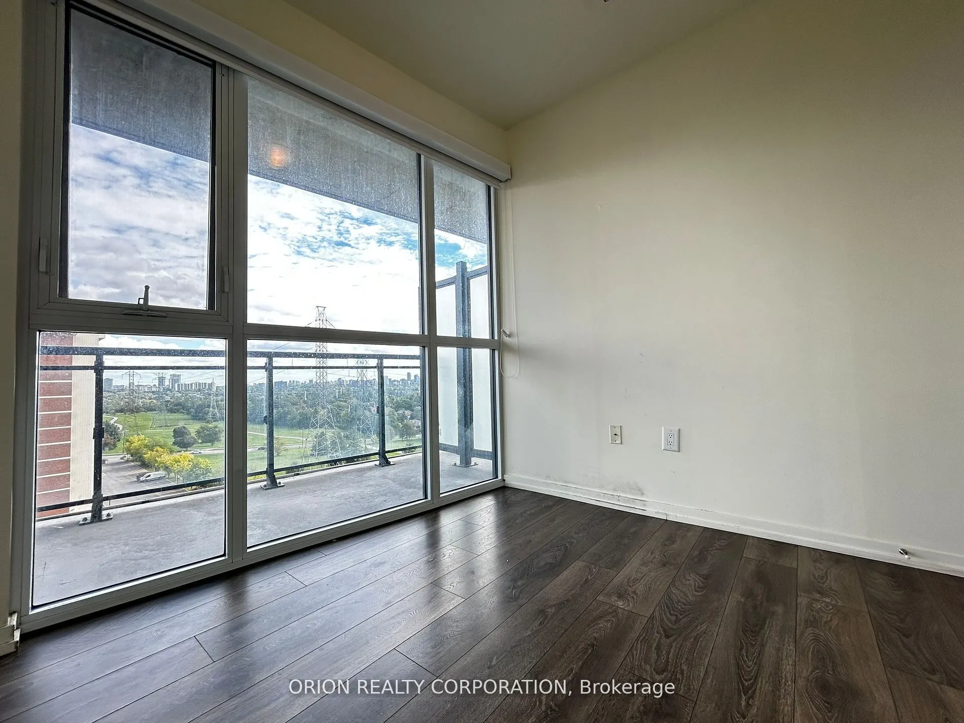 3237 Bayview Avenue, #906