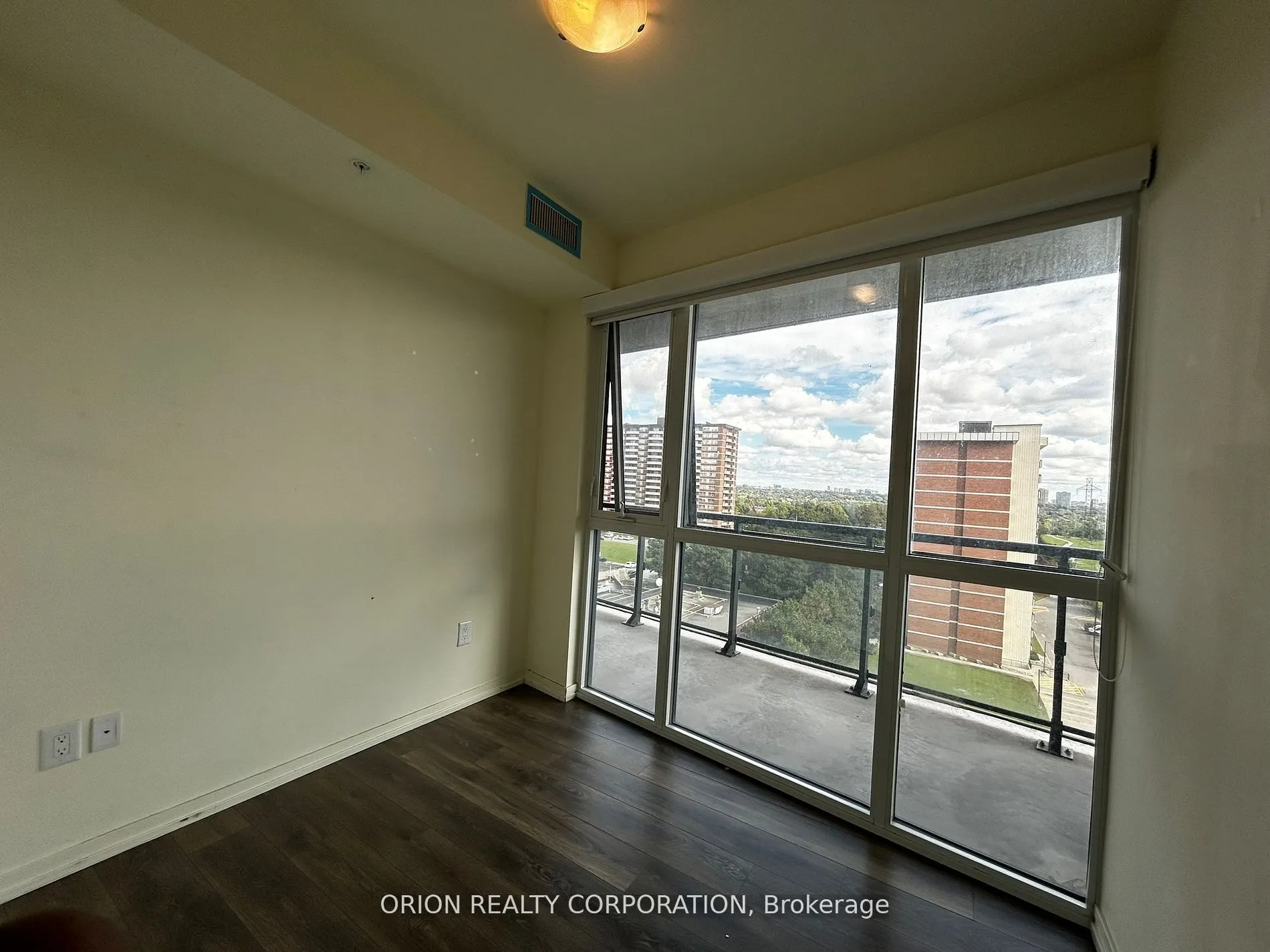 3237 Bayview Avenue, #906