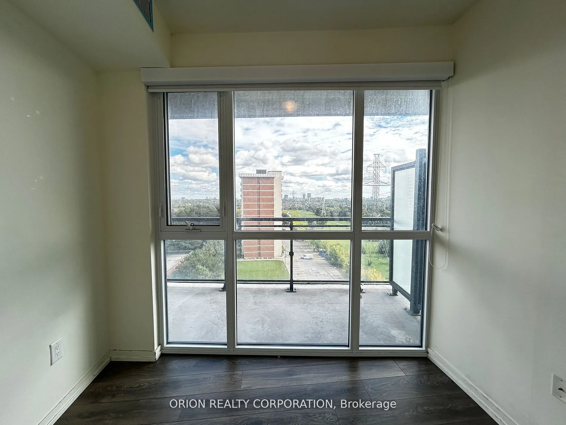 3237 Bayview Avenue, #906