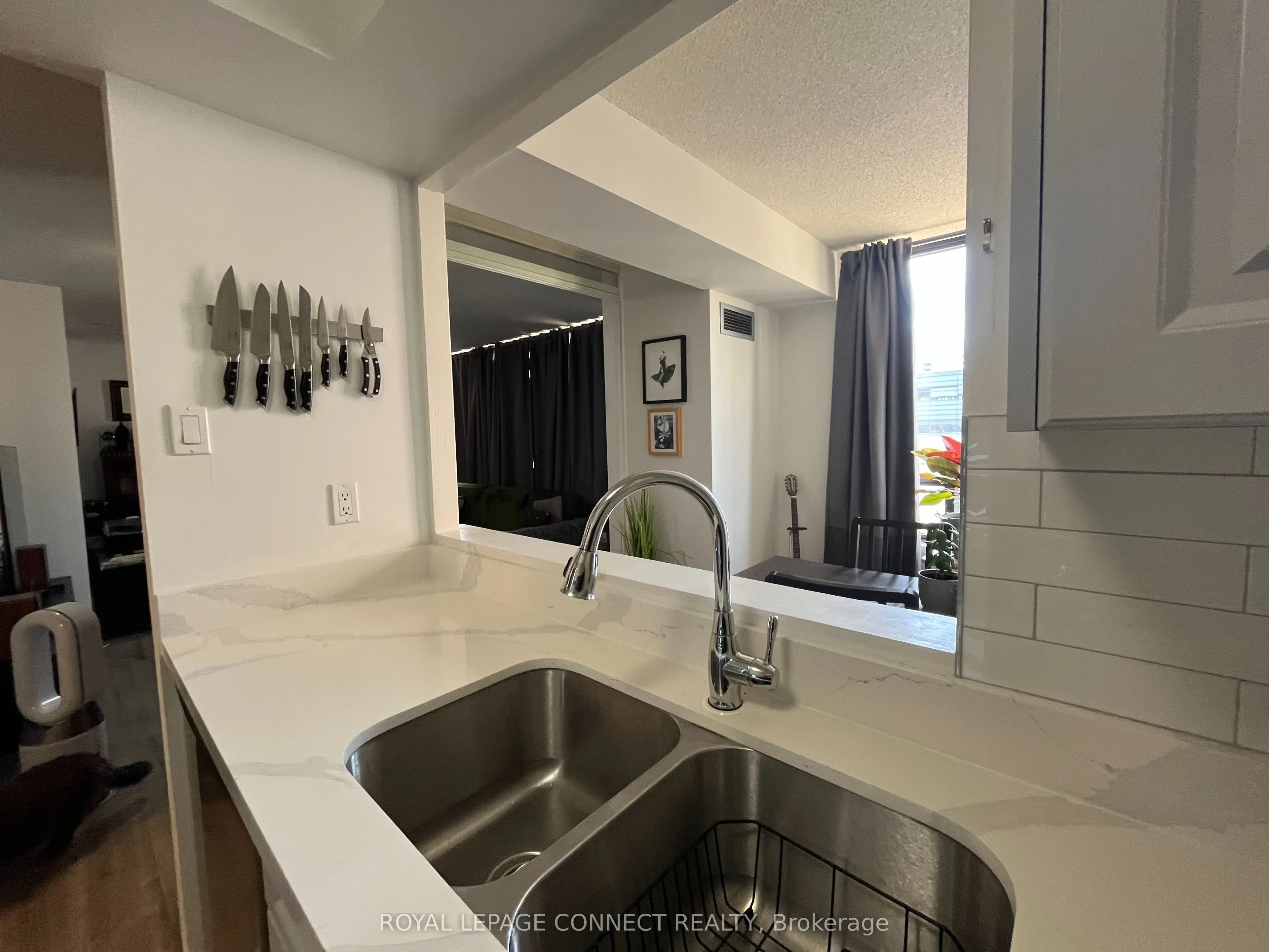 117 Gerrard Street, #601