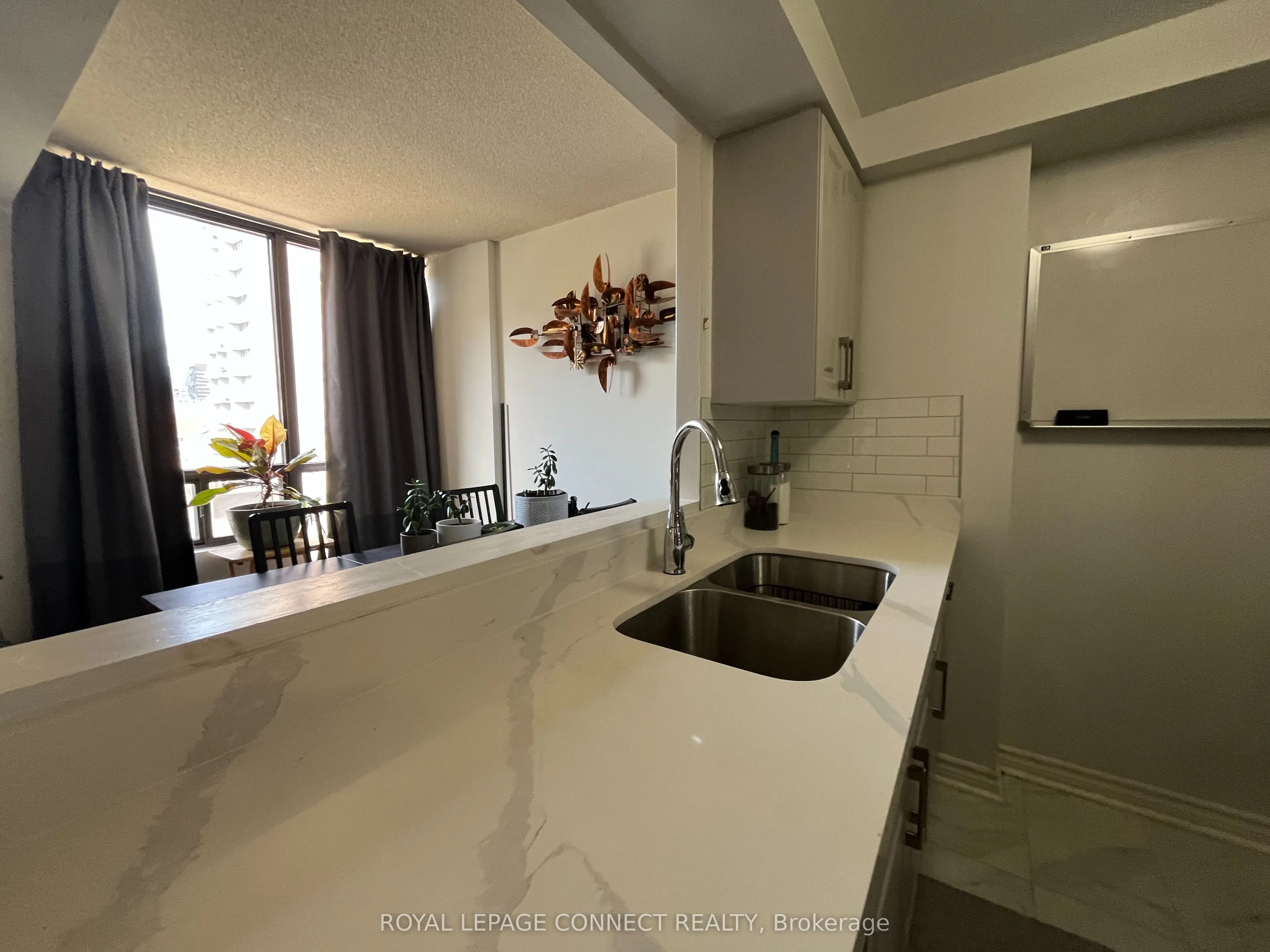 117 Gerrard Street, #601