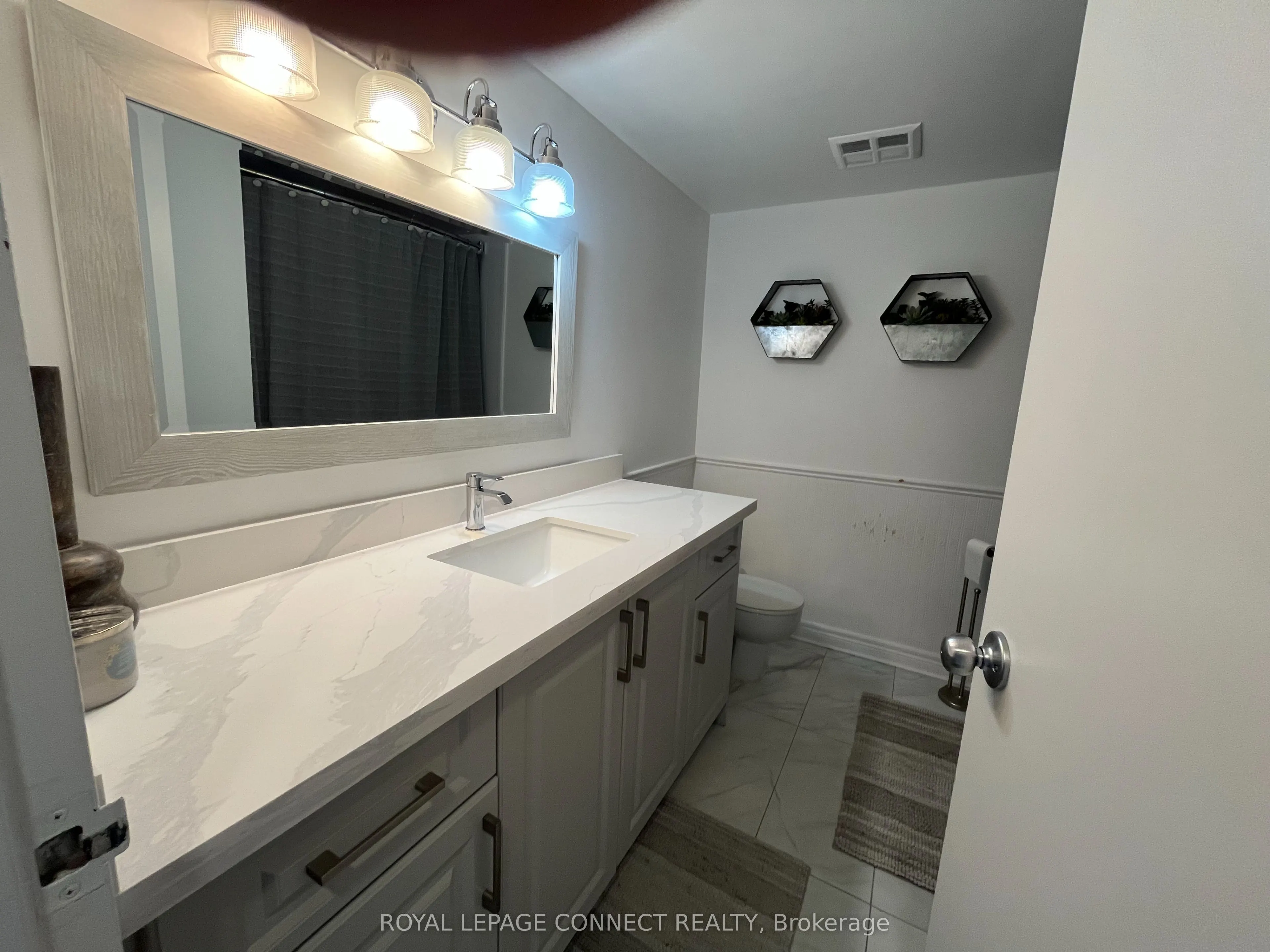 117 Gerrard Street, #601