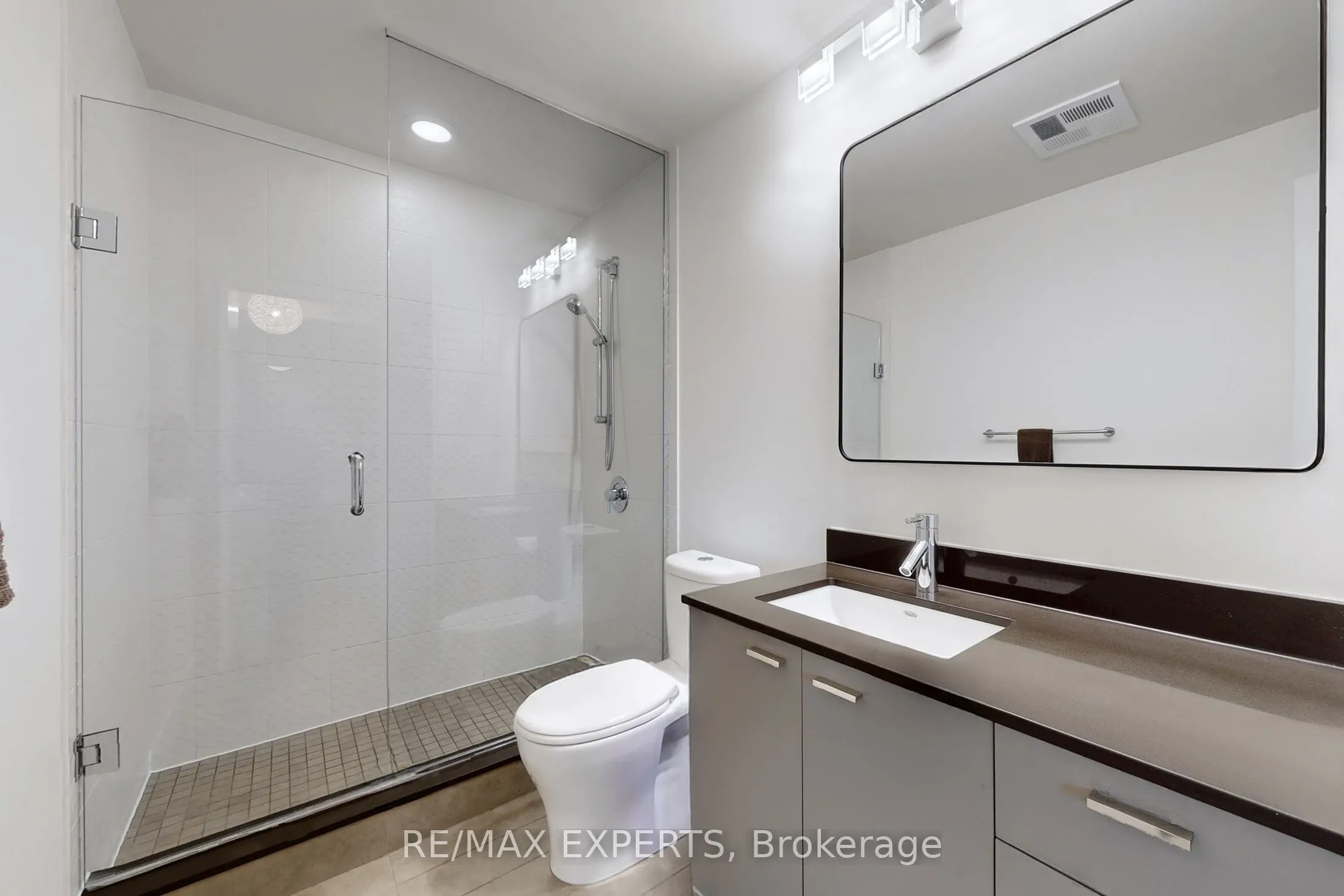 775 King Street W, #1013