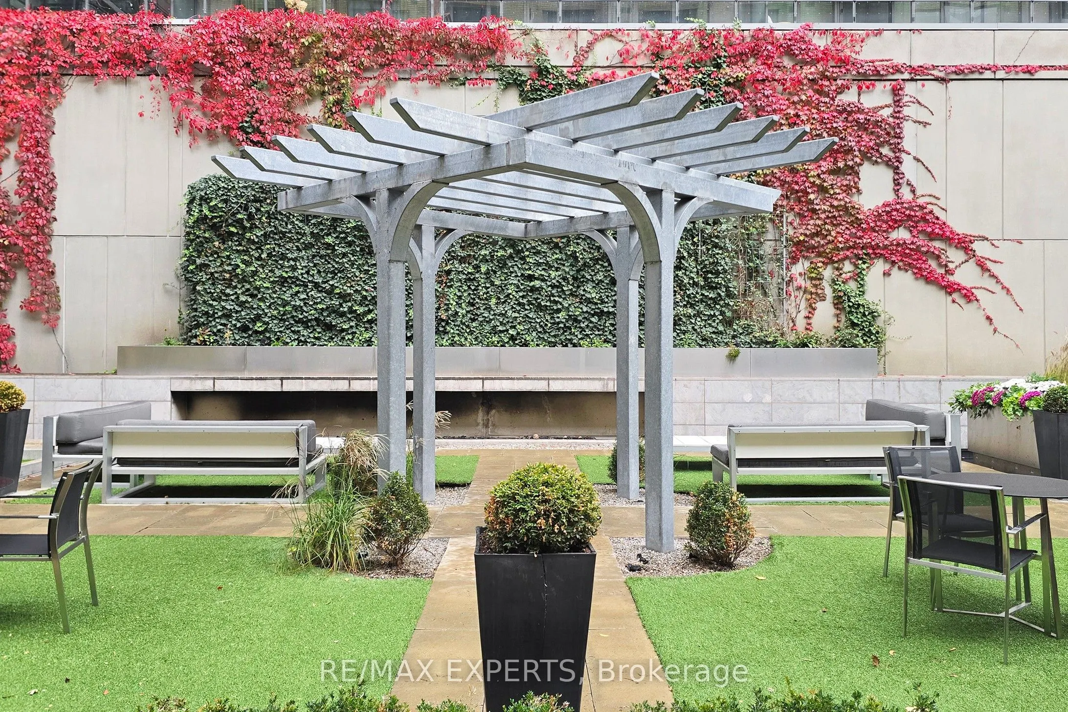 775 King Street W, #1013