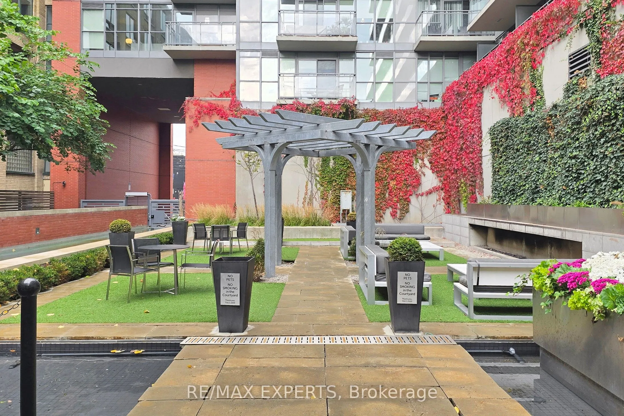 775 King Street W, #1013