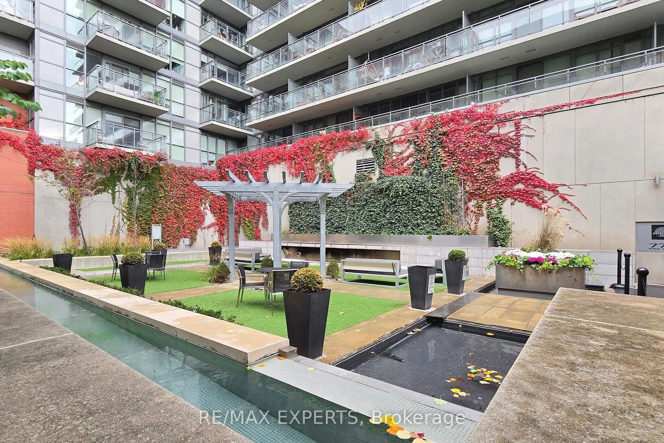 775 King Street W, #1013