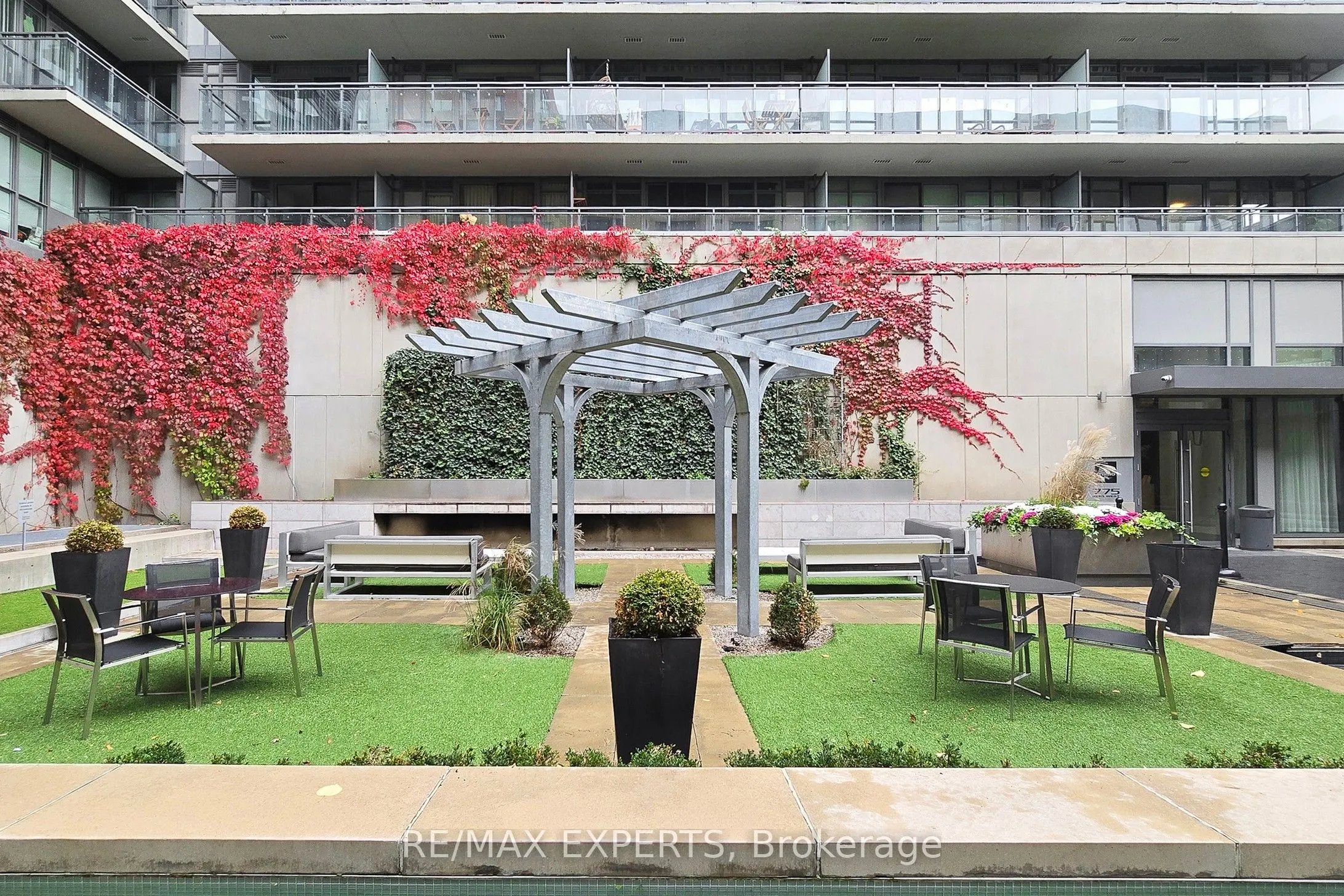 775 King Street W, #1013