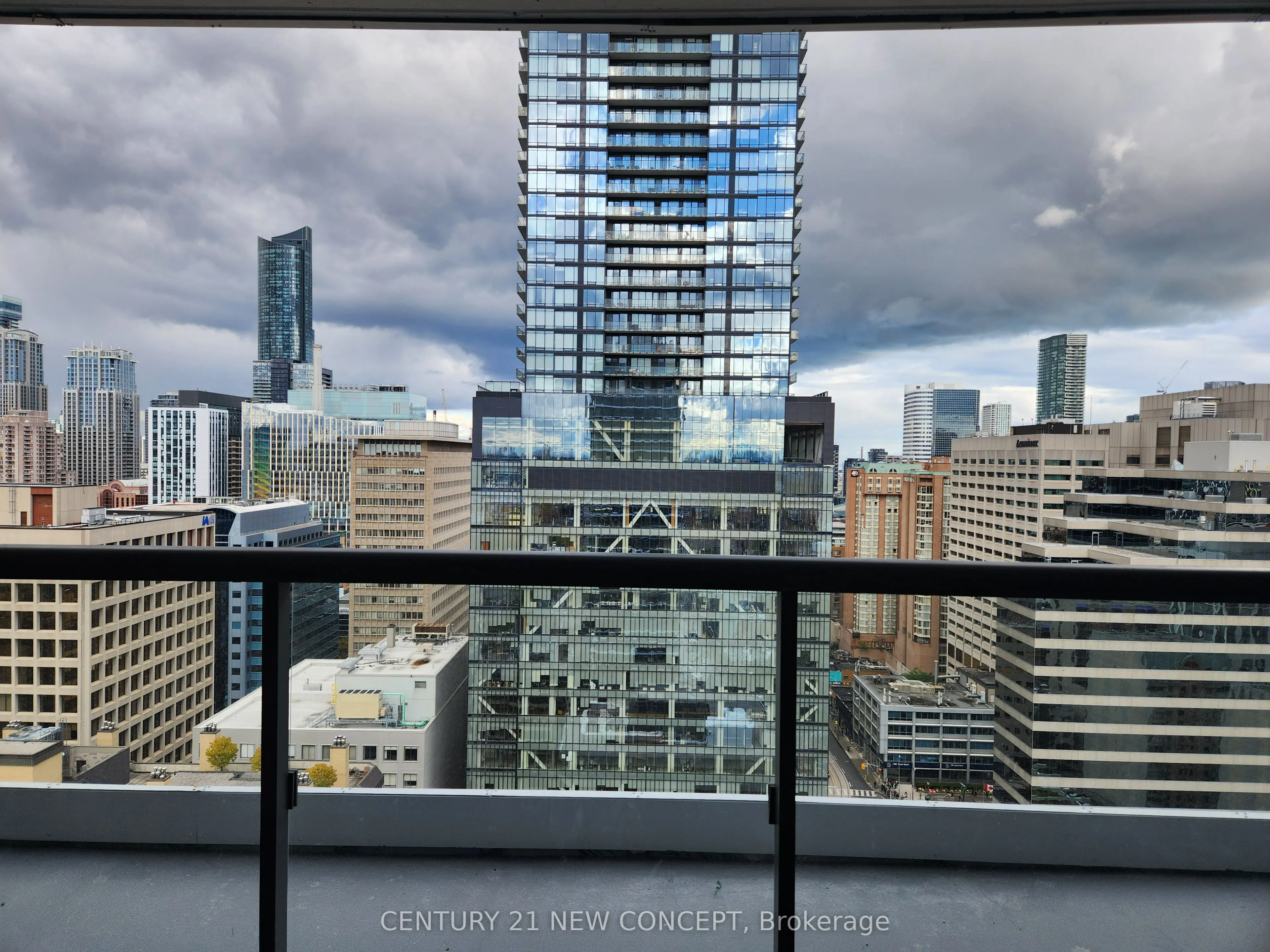 280 Dundas Street W, #2504