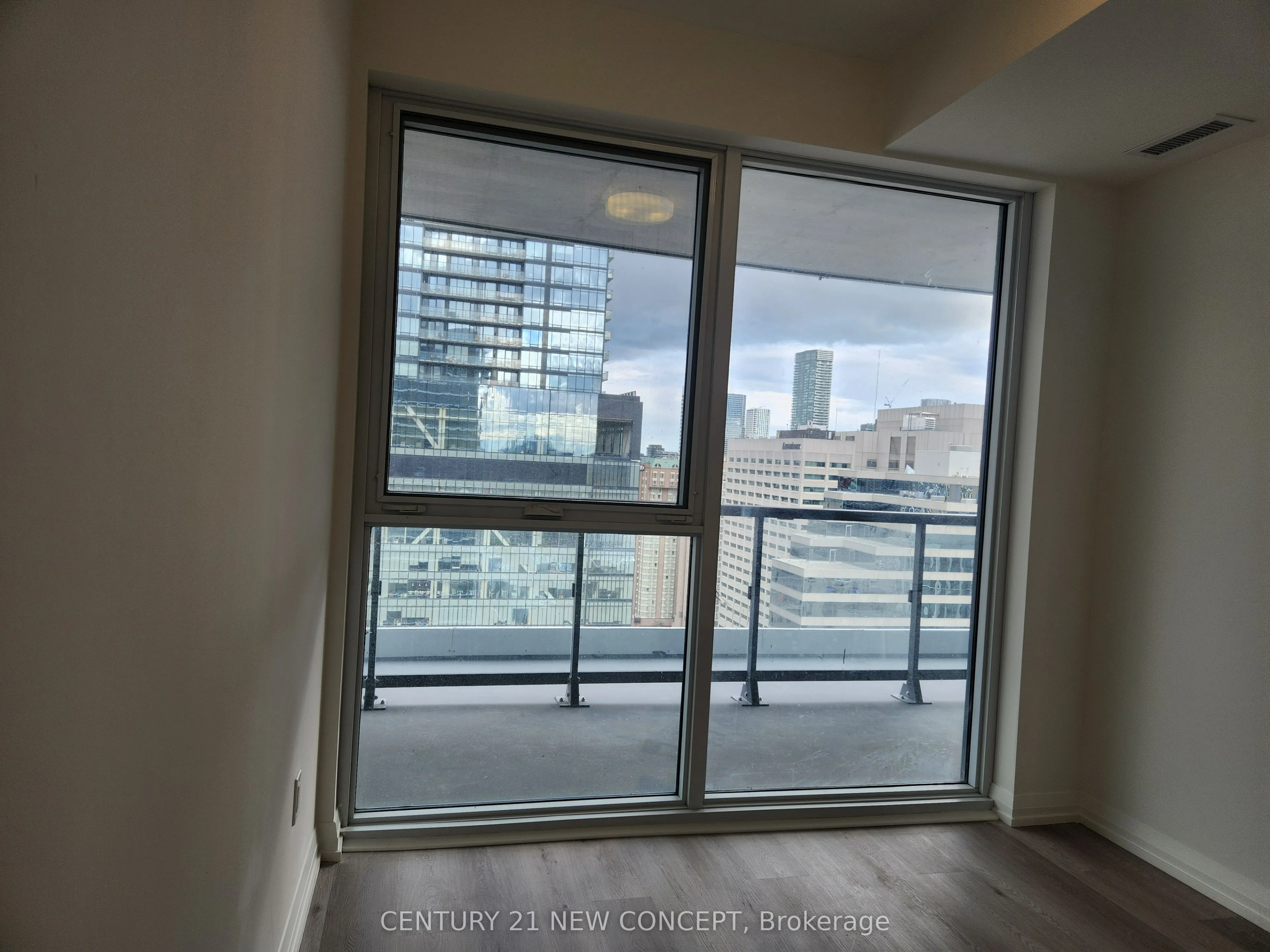 280 Dundas Street W, #2504