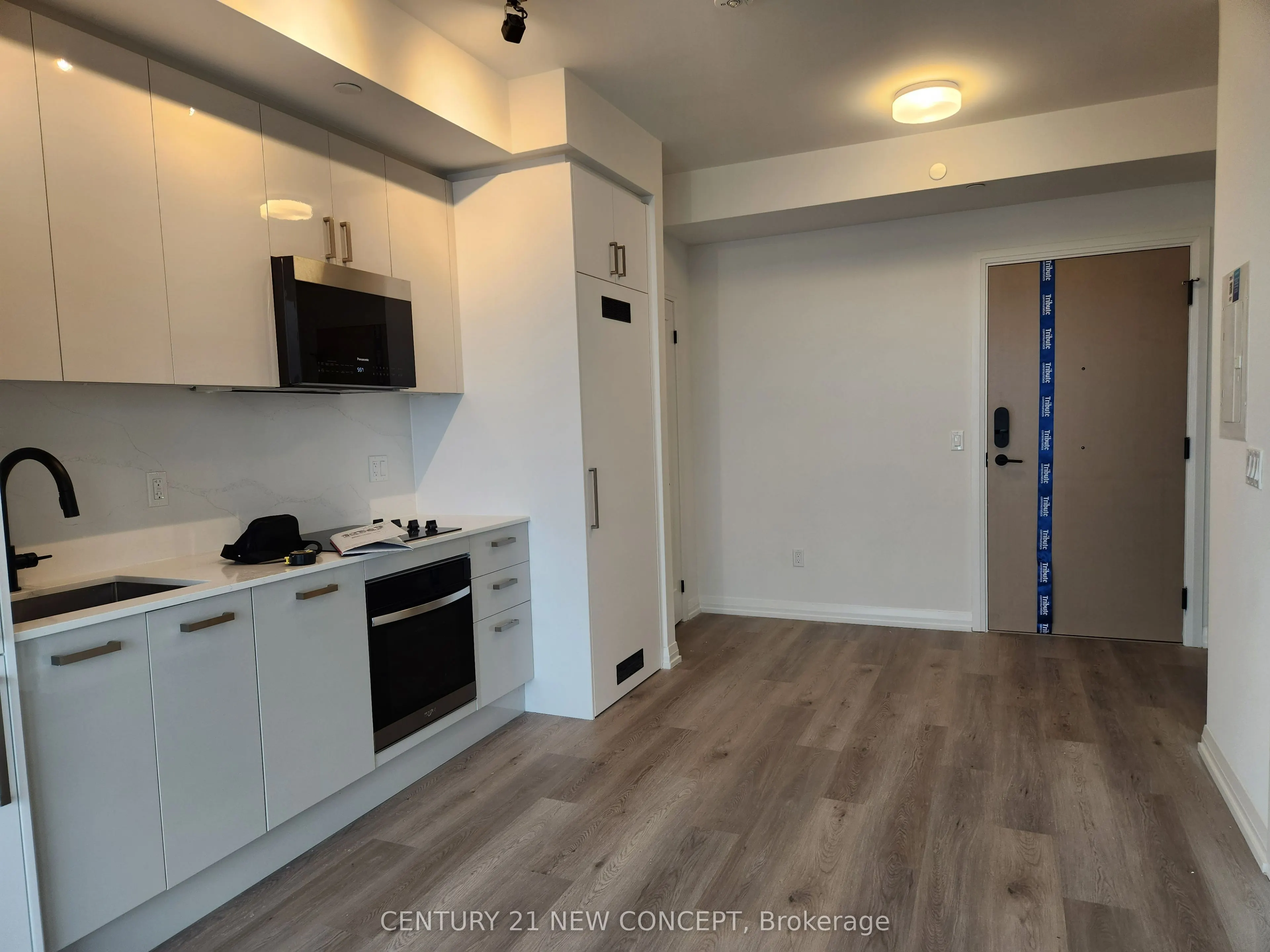 280 Dundas Street W, #2504