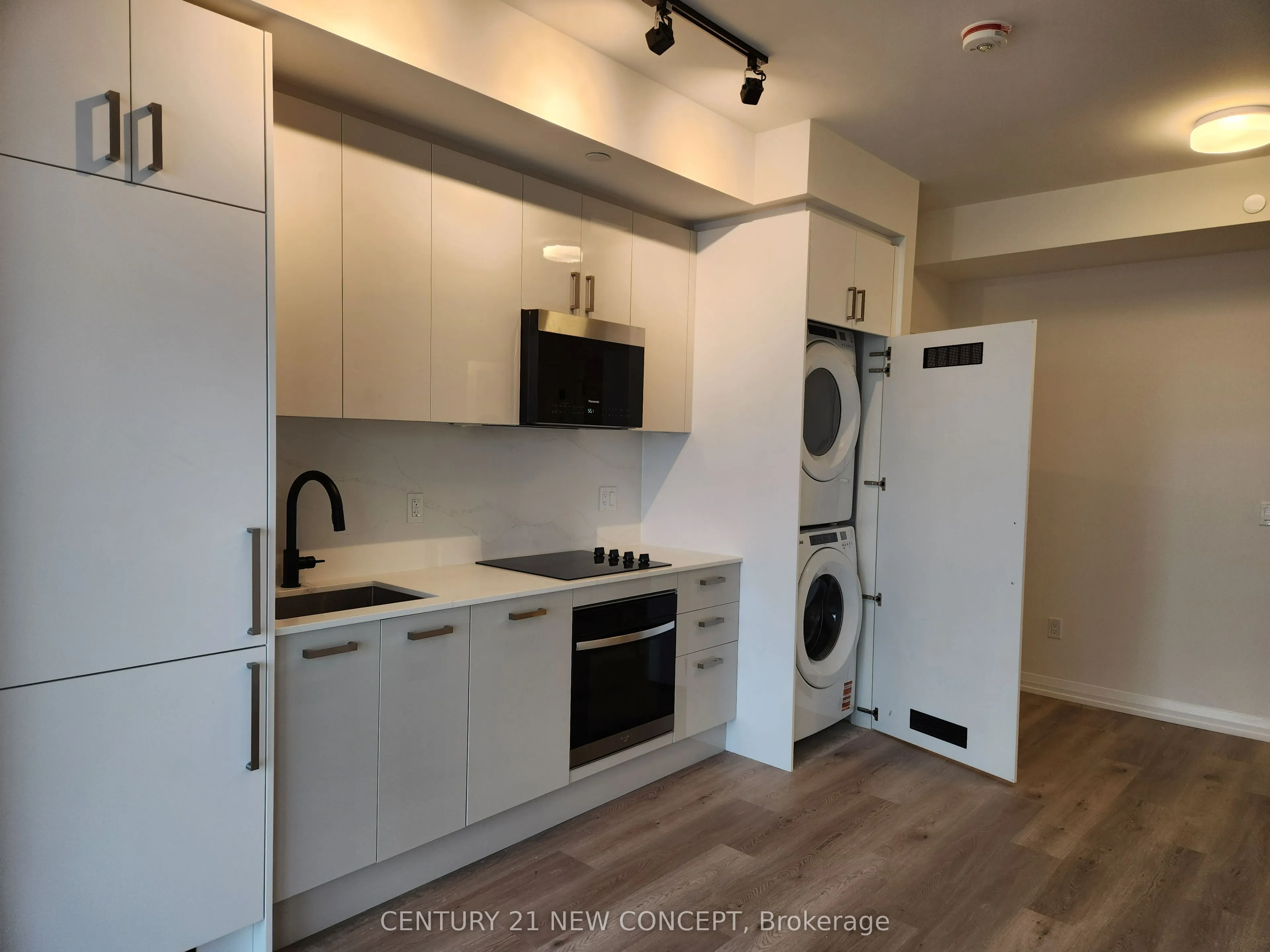 280 Dundas Street W, #2504