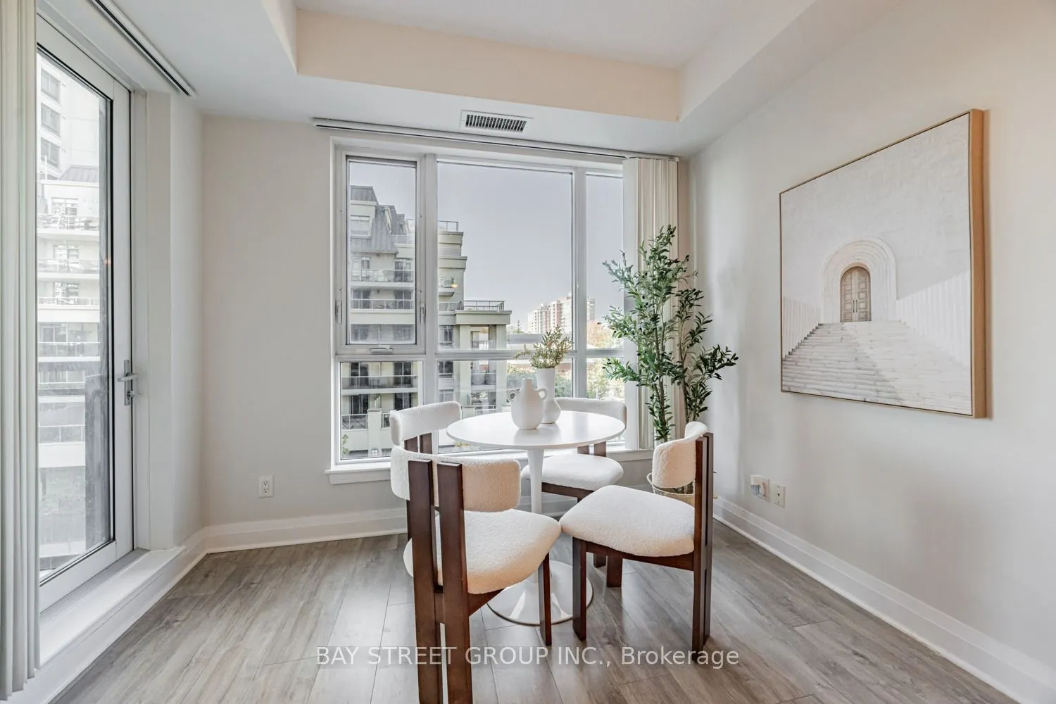 17 Kenaston Gardens, #413