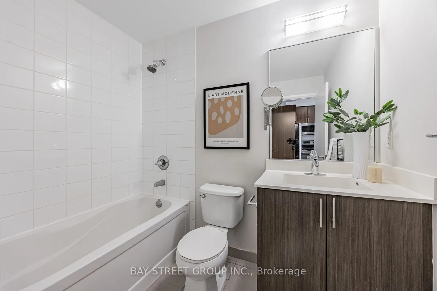 17 Kenaston Gardens, #413