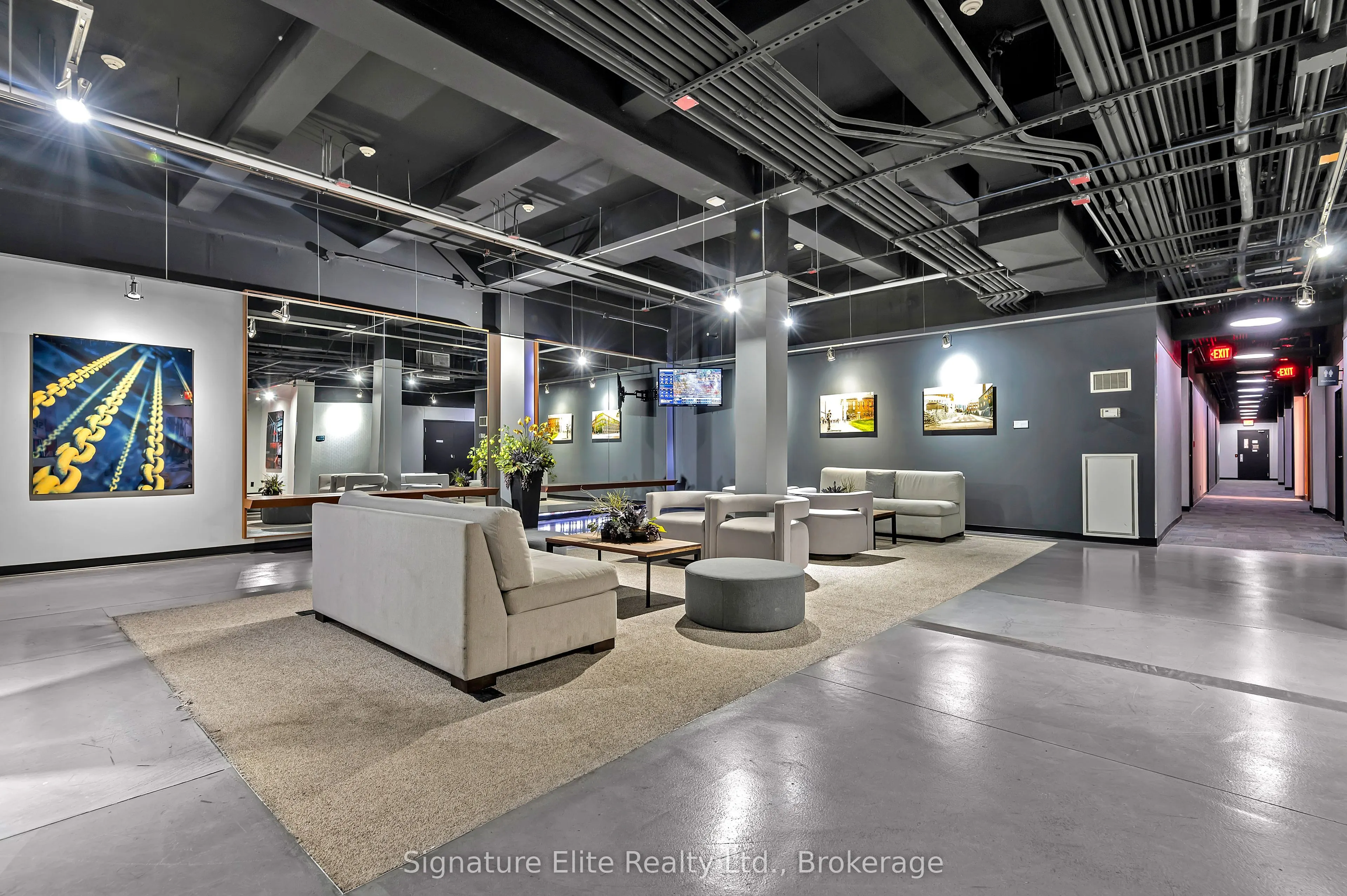 43 Hanna Avenue, #207