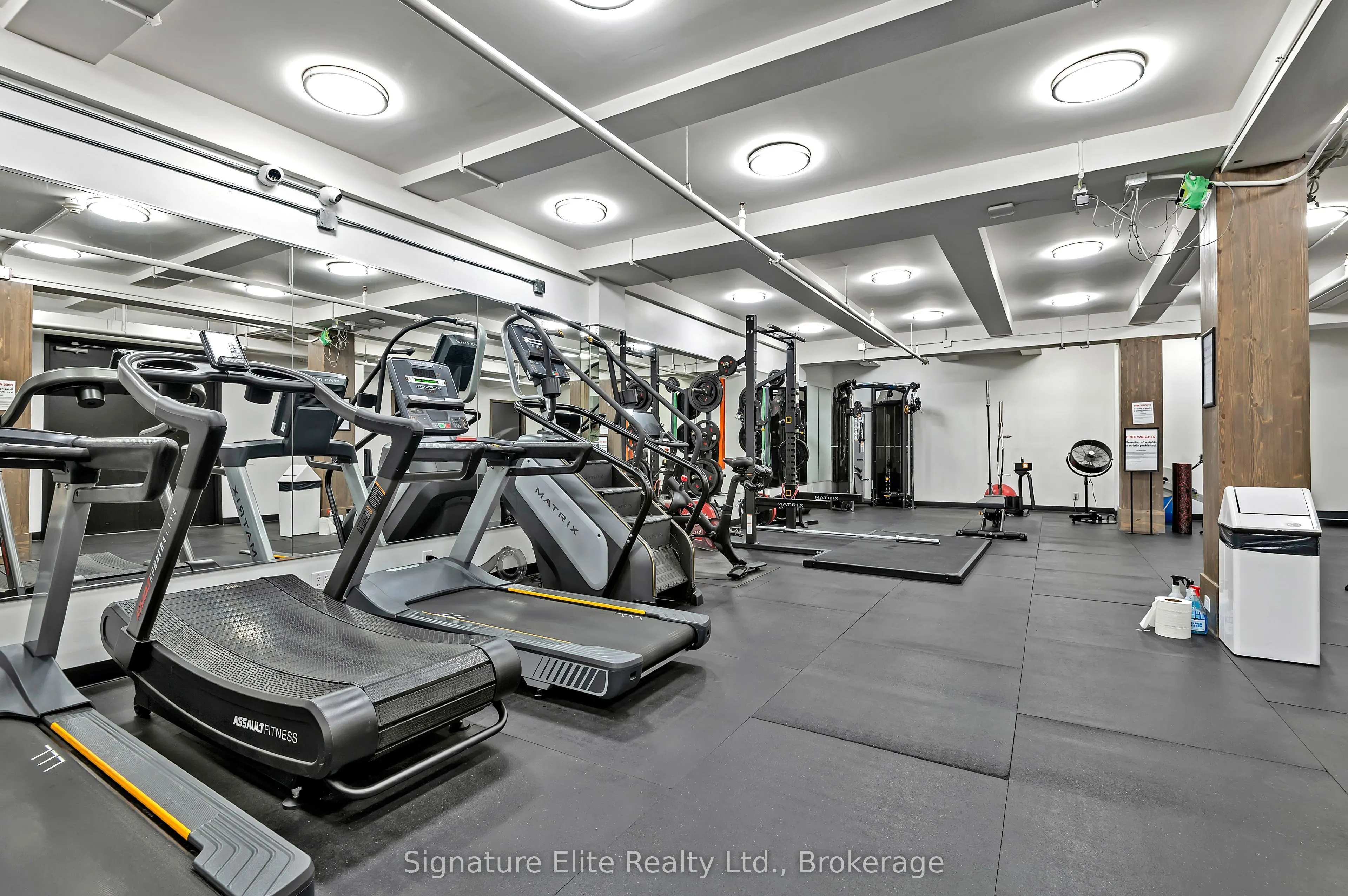 43 Hanna Avenue, #207