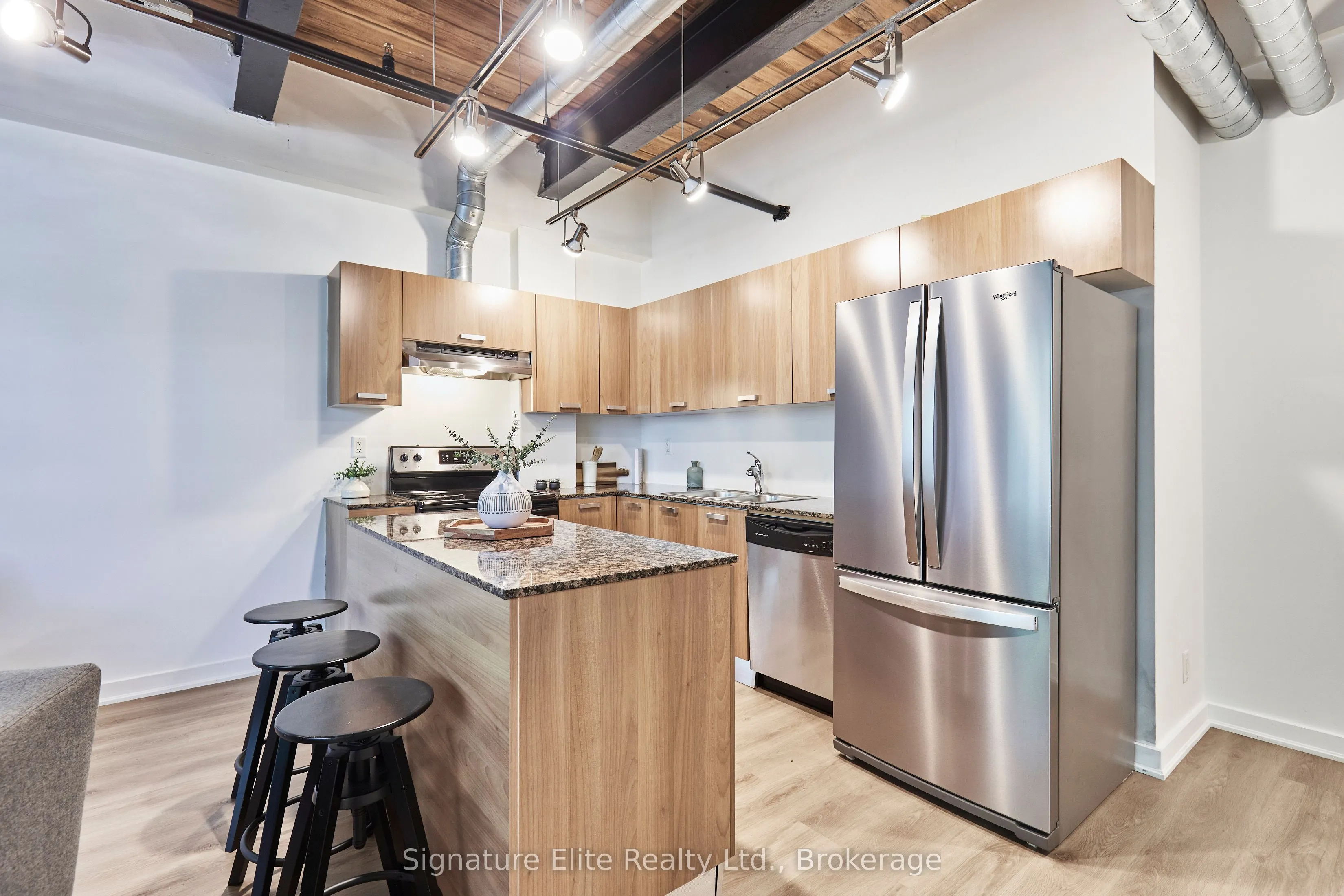 43 Hanna Avenue, #207