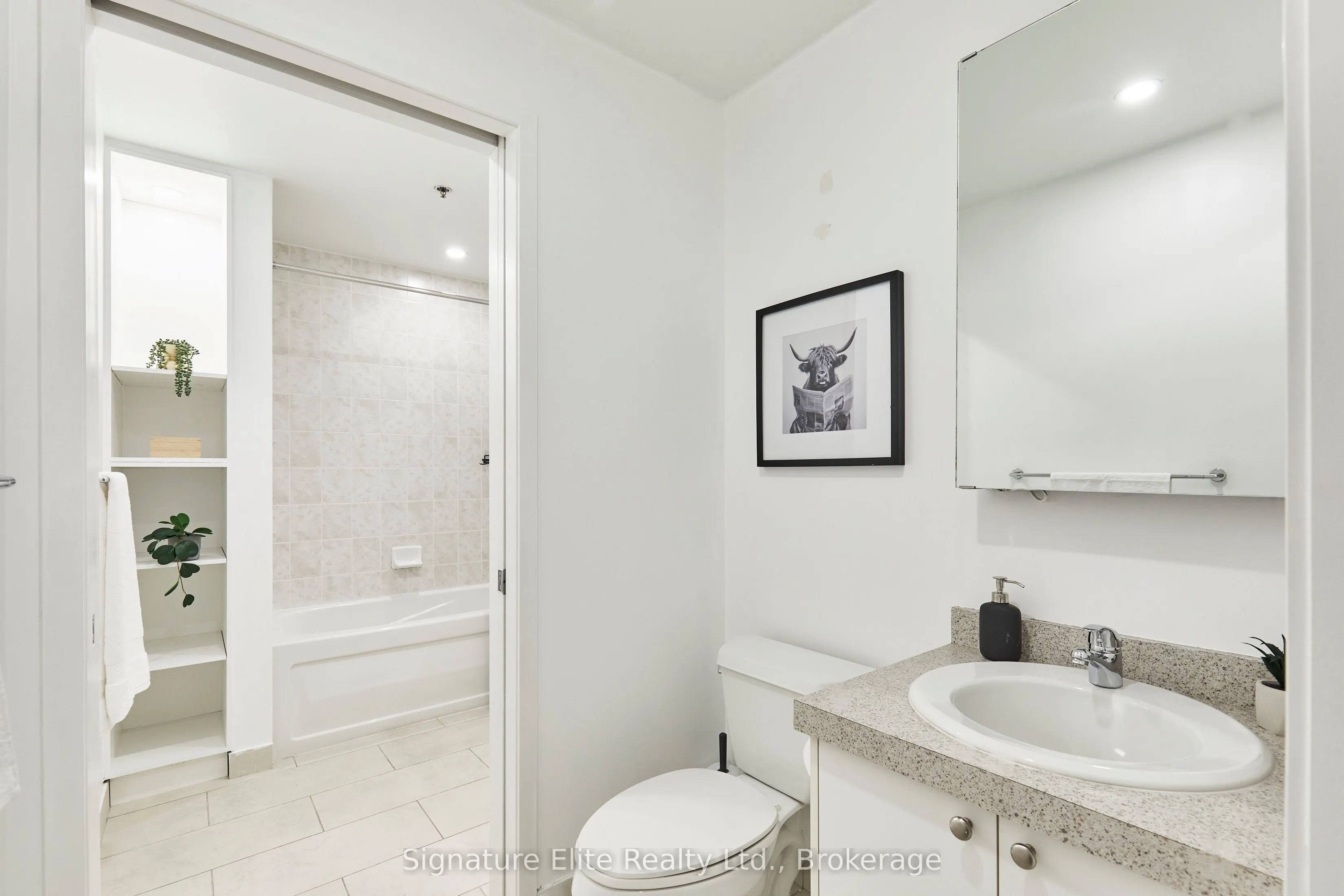 43 Hanna Avenue, #207