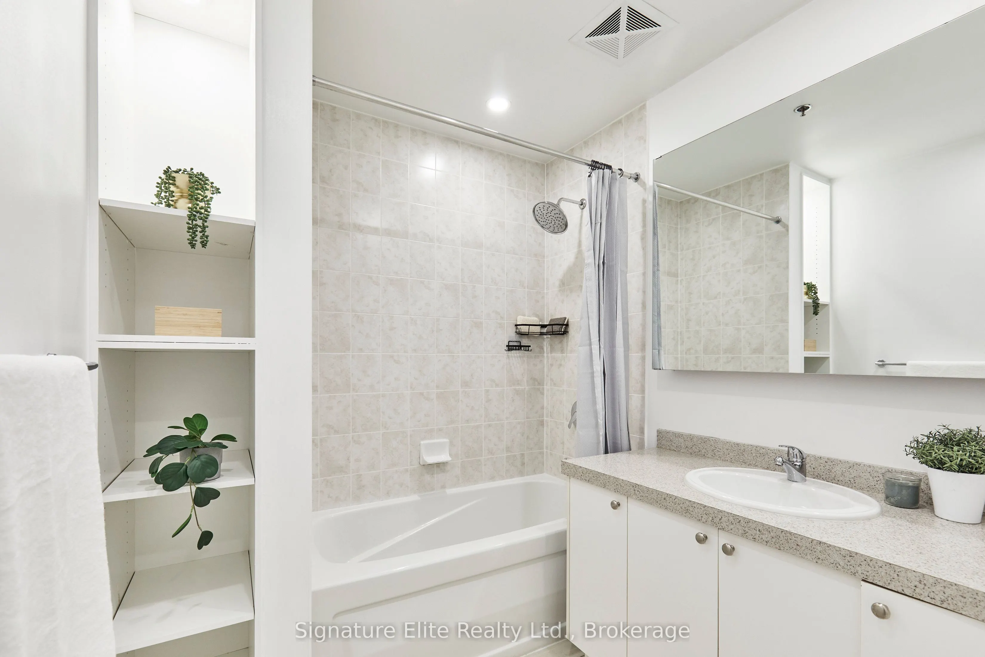 43 Hanna Avenue, #207