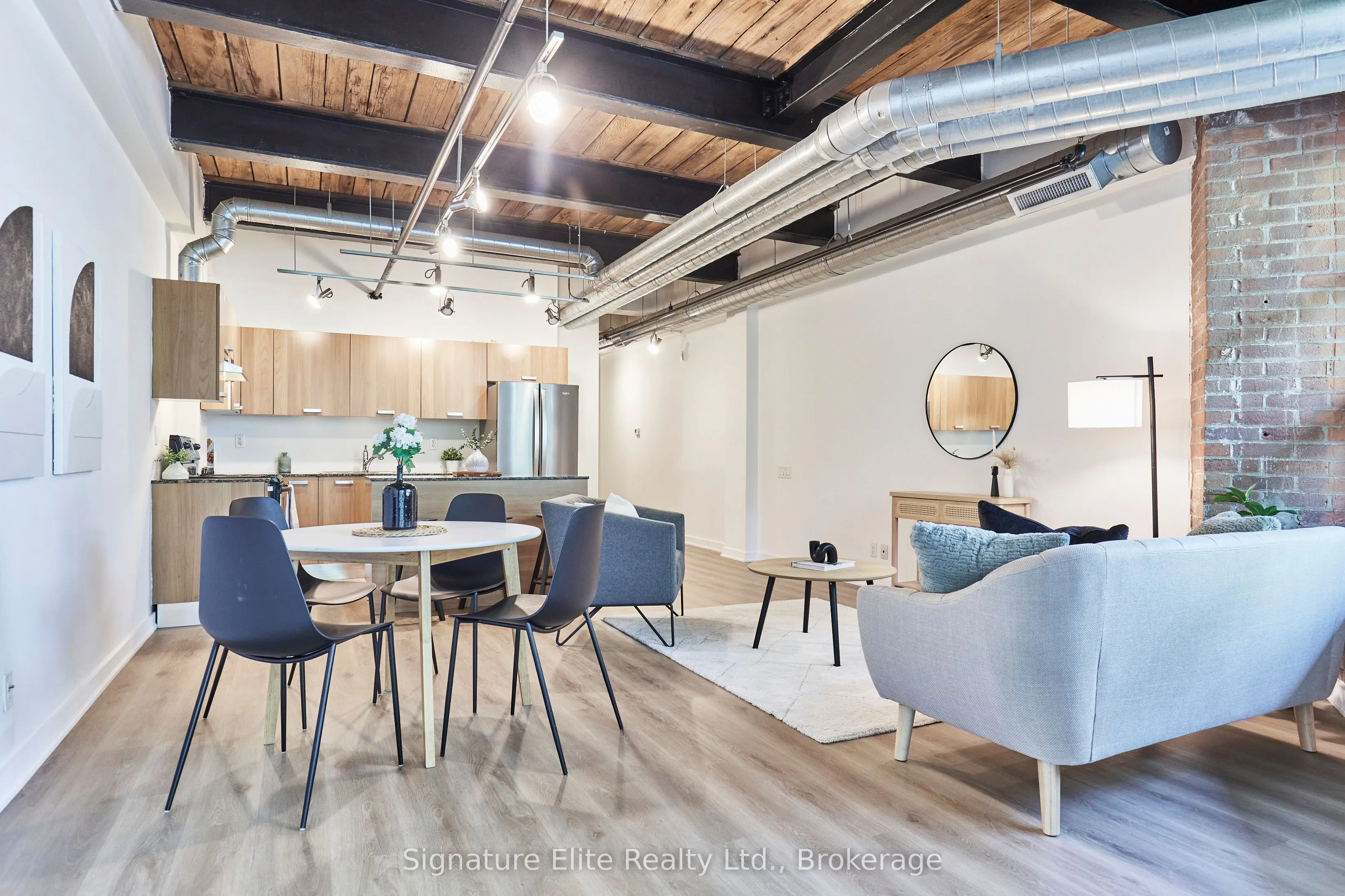 43 Hanna Avenue, #207