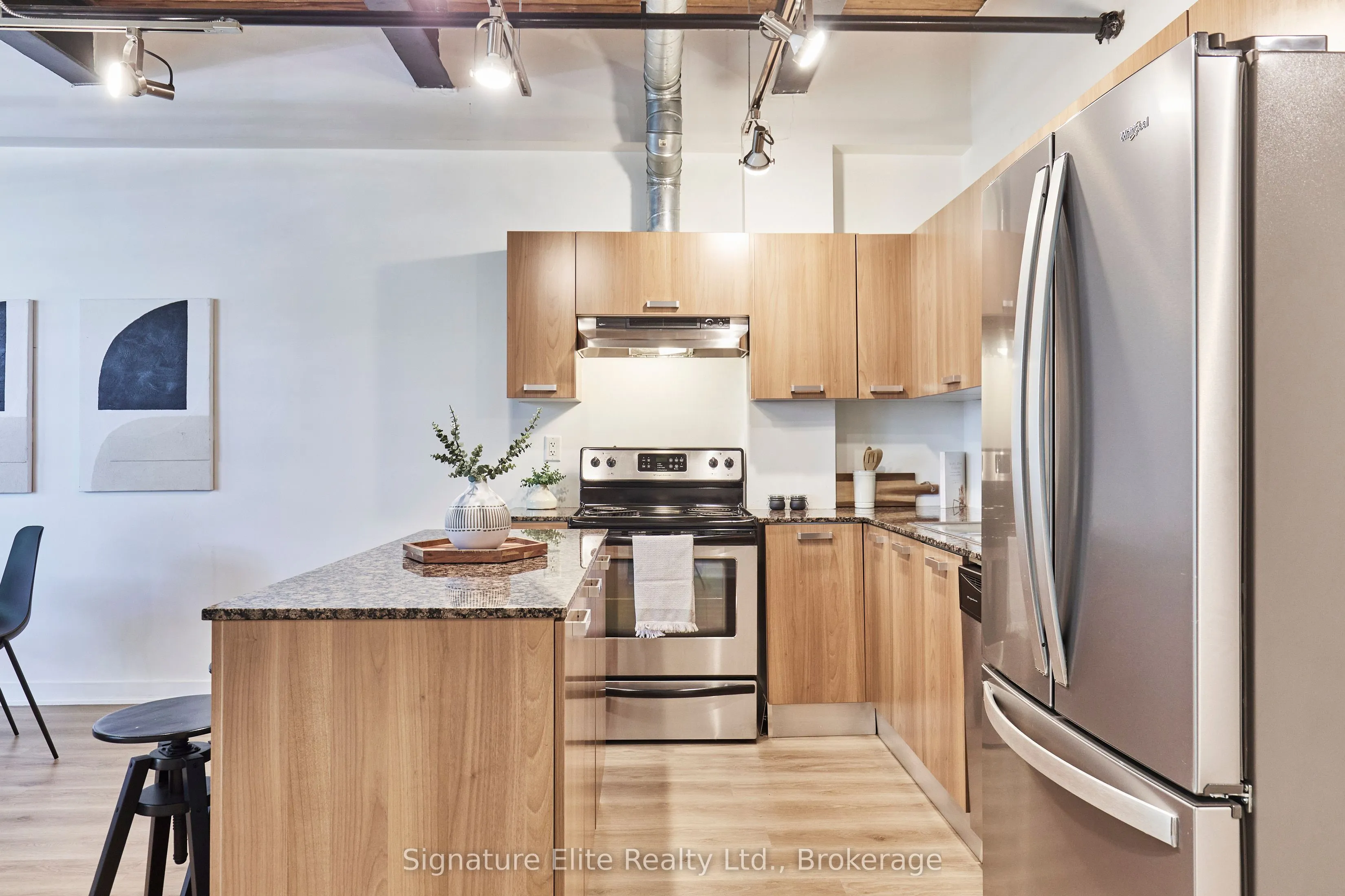 43 Hanna Avenue, #207