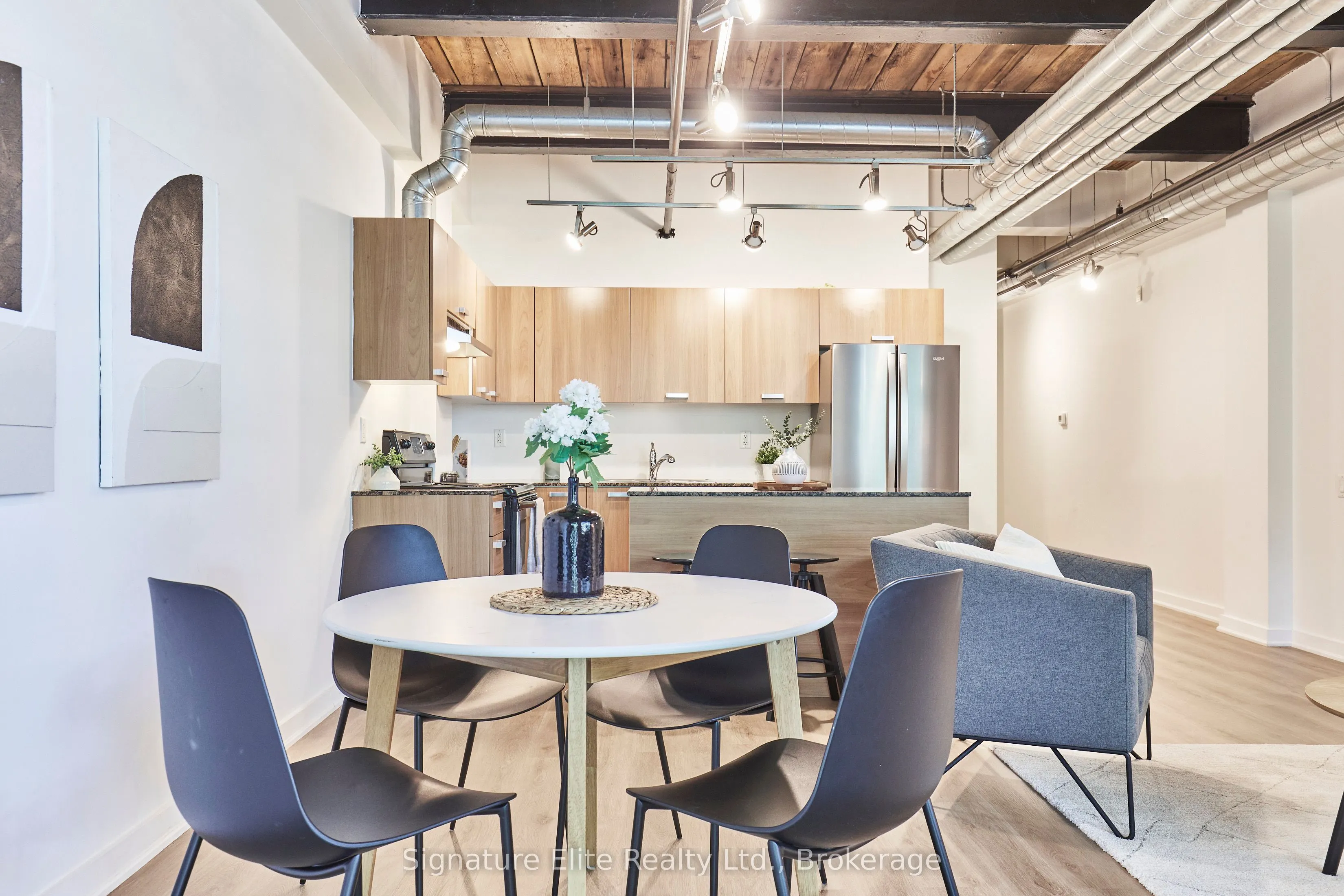 43 Hanna Avenue, #207