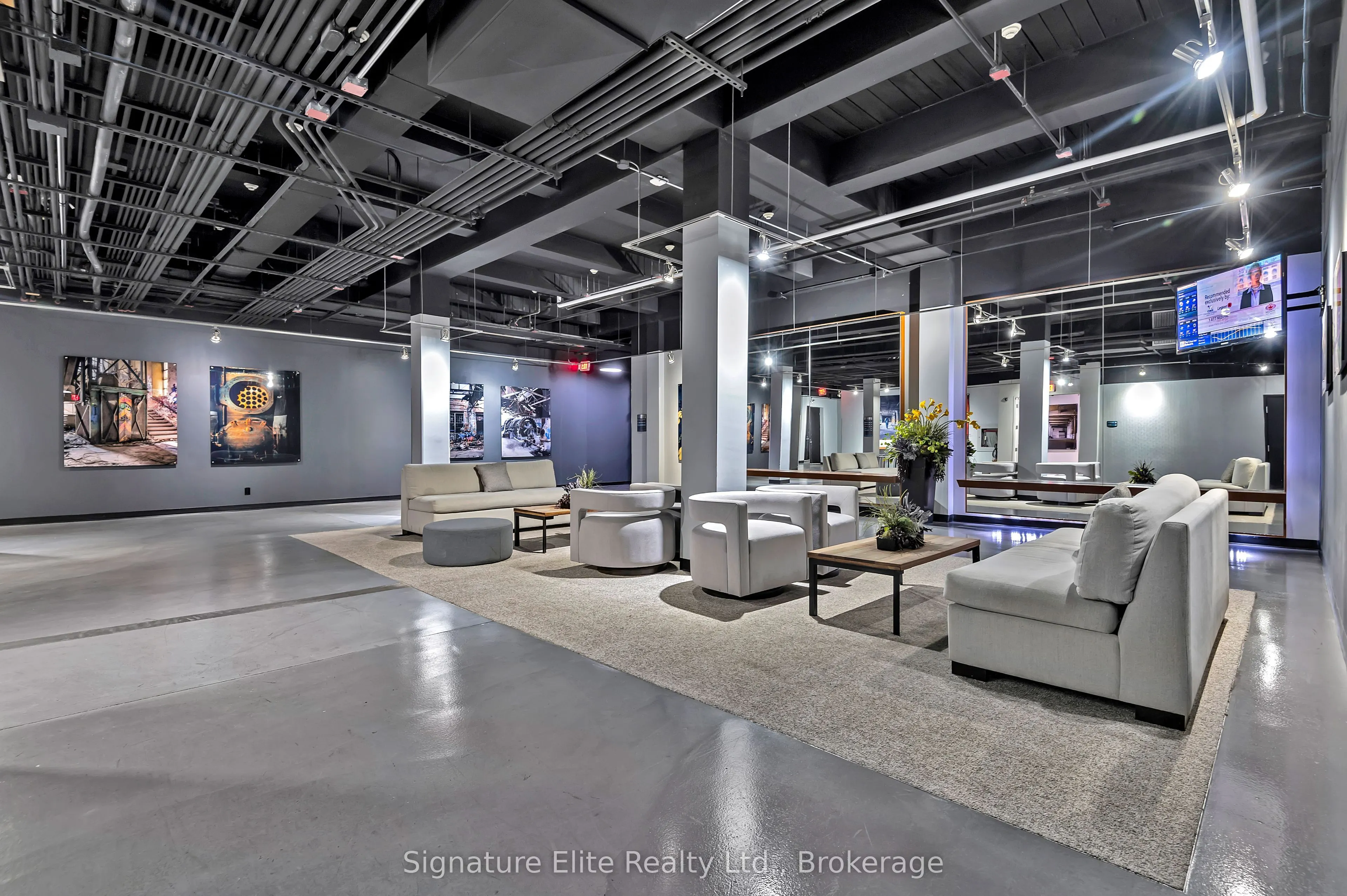 43 Hanna Avenue, #207