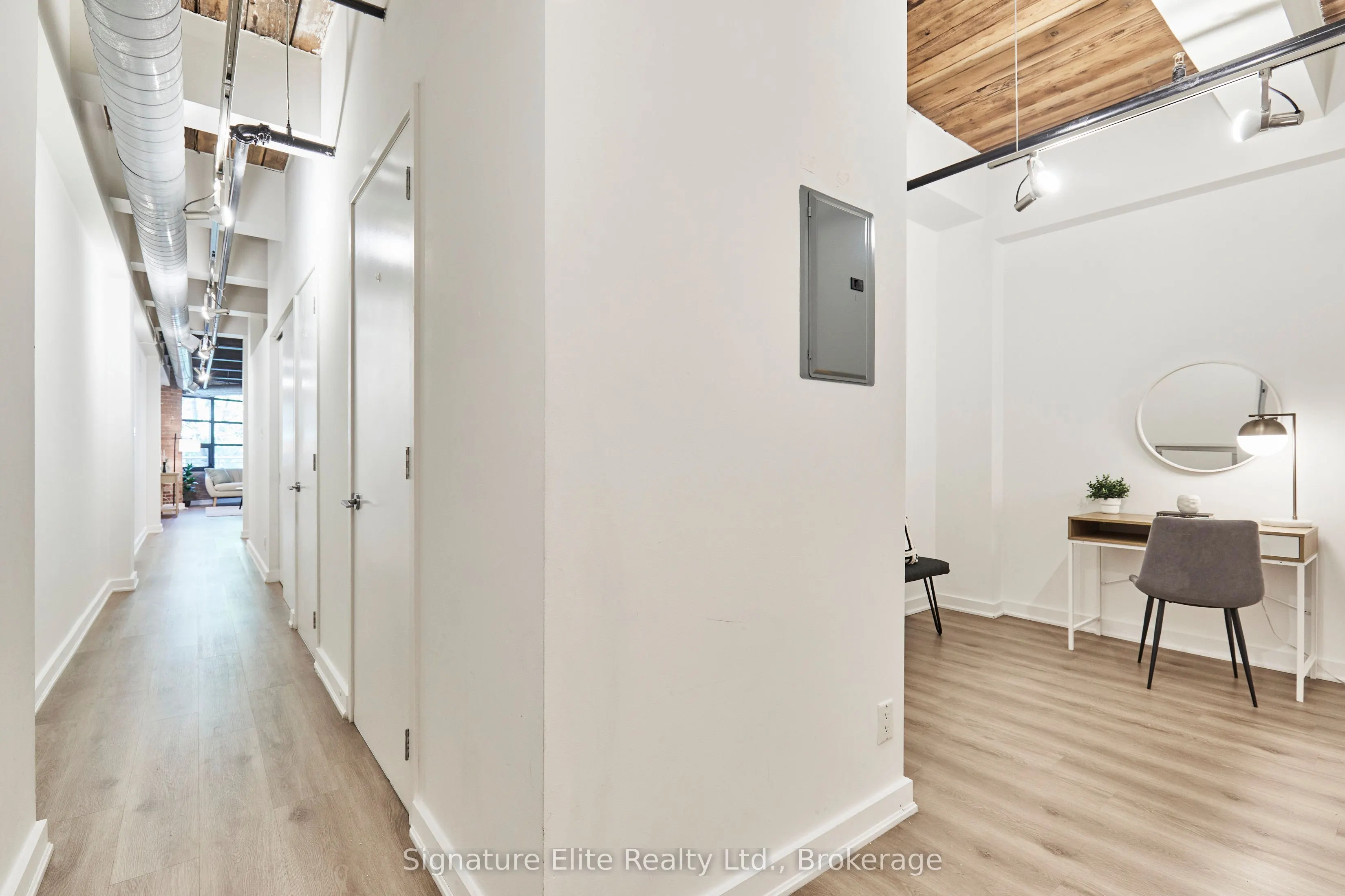 43 Hanna Avenue, #207