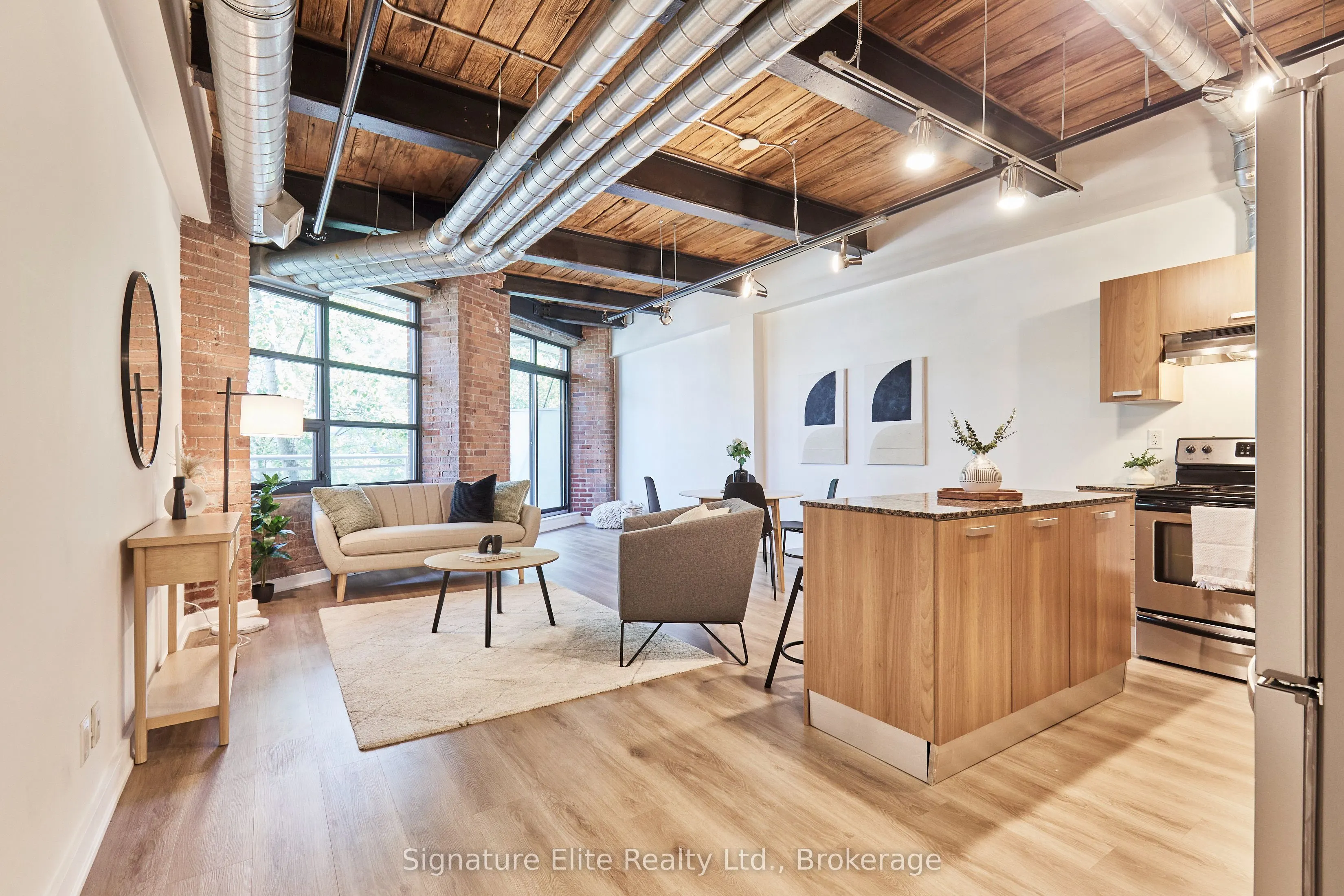 43 Hanna Avenue, #207