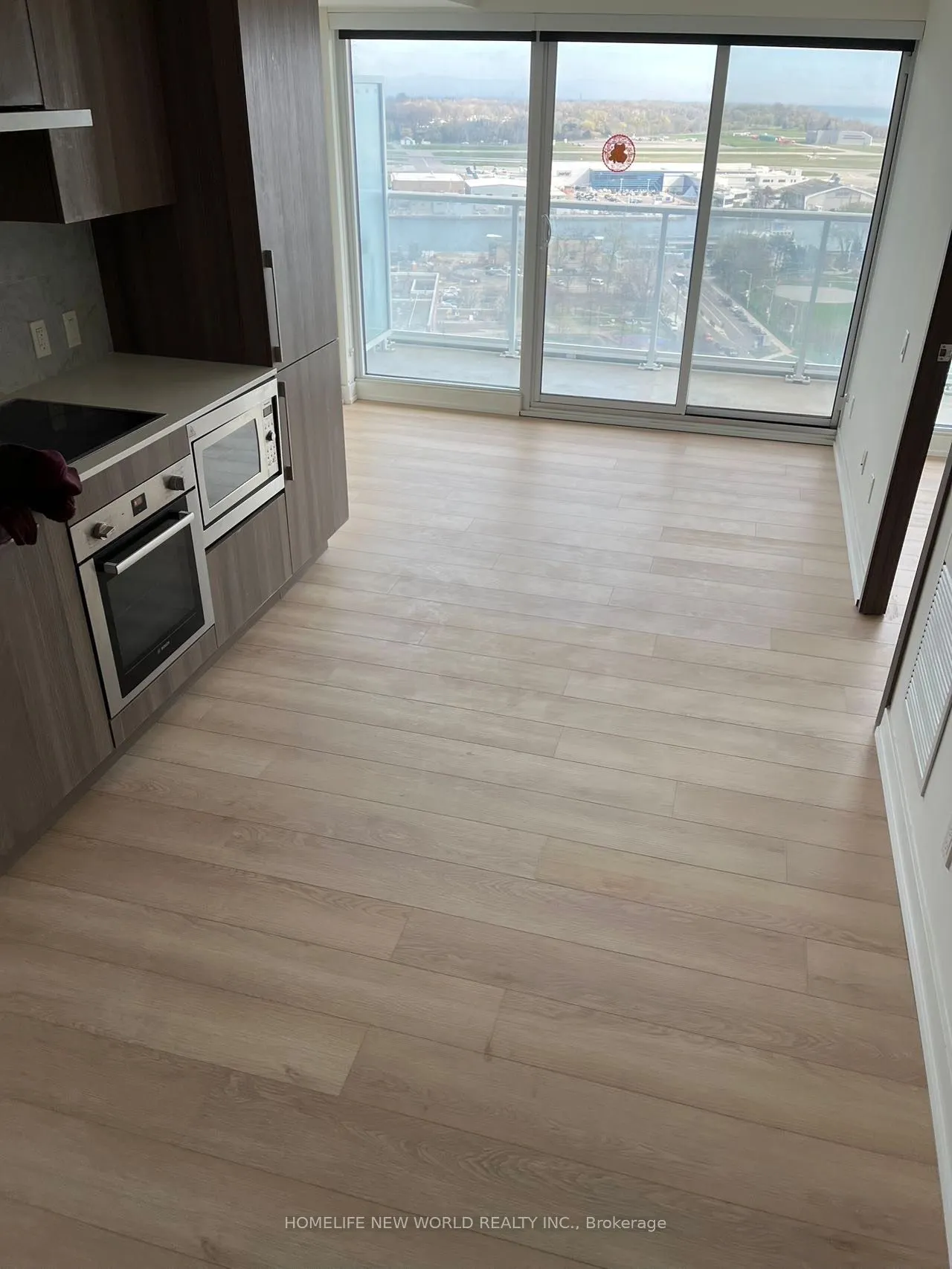 17 Bathurst Street, #2216