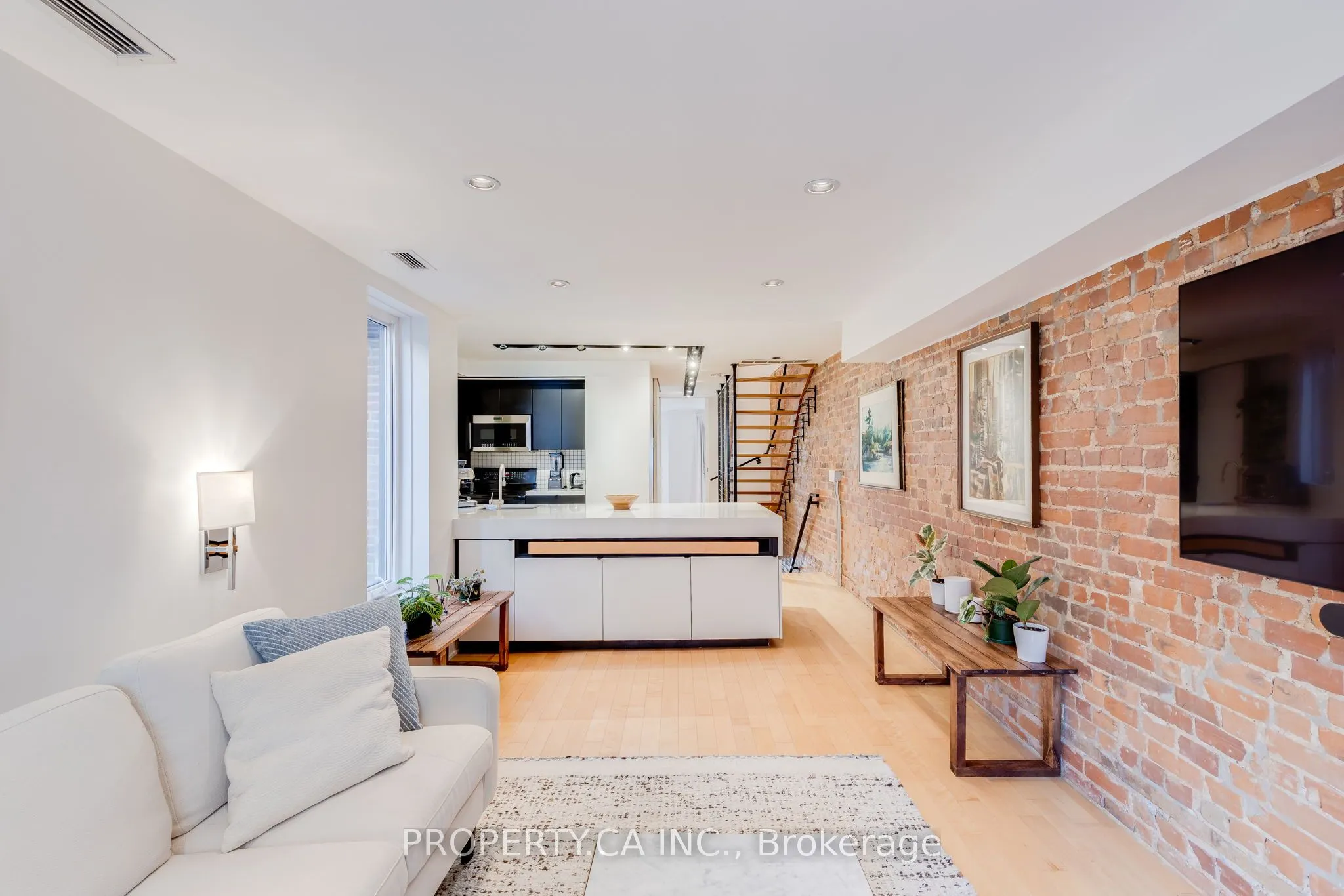 64 Dovercourt Road, #1