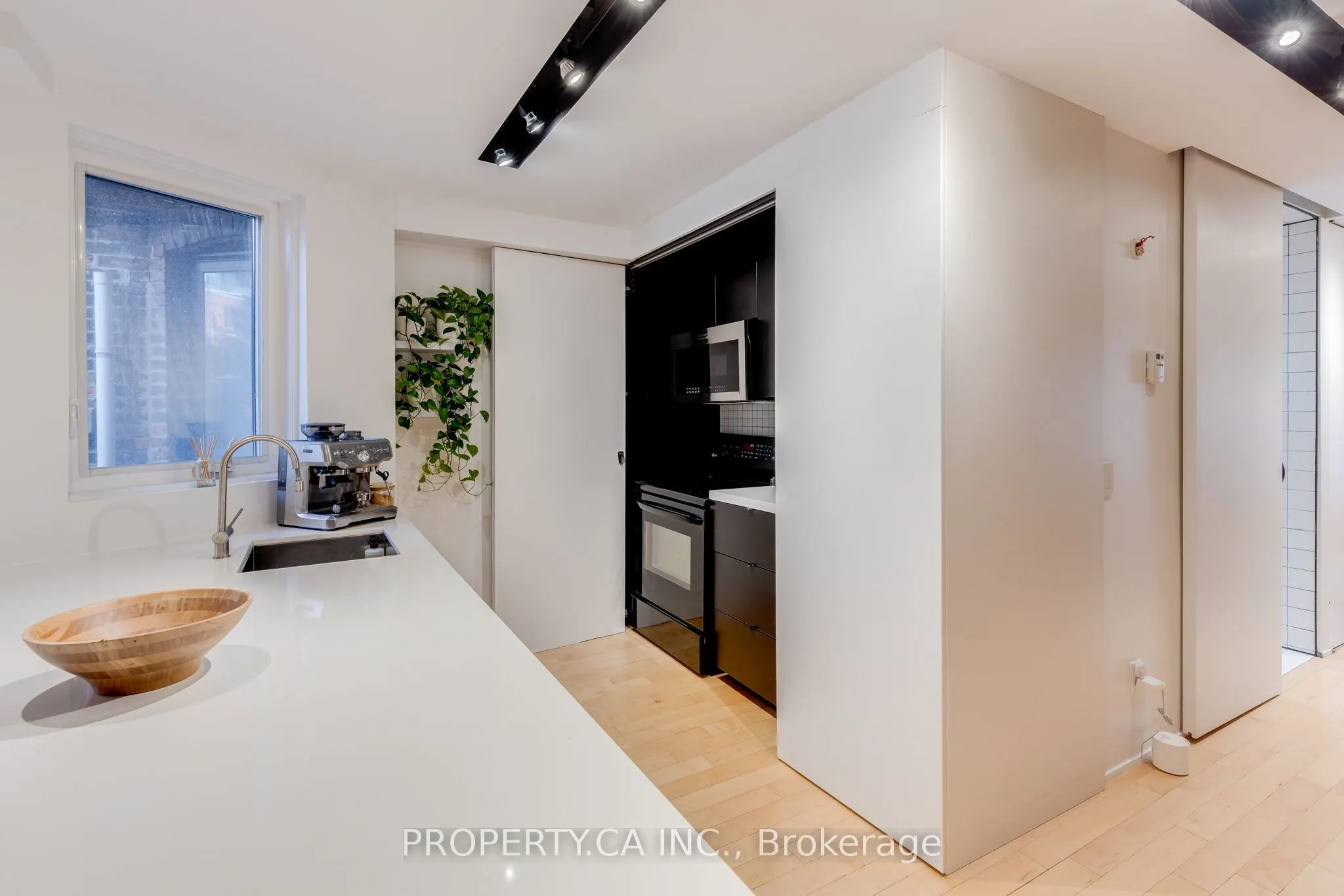 64 Dovercourt Road, #1