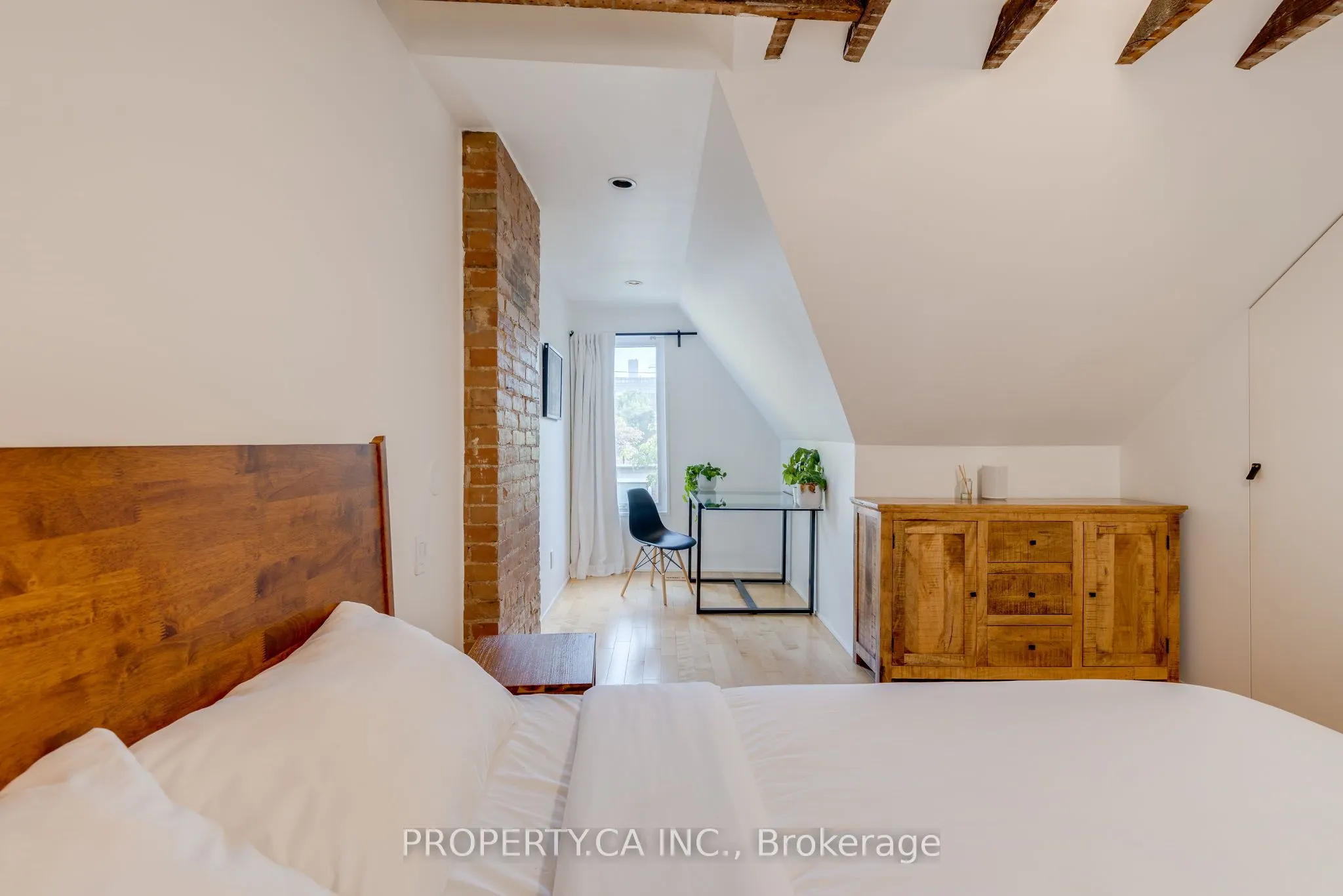 64 Dovercourt Road, #1