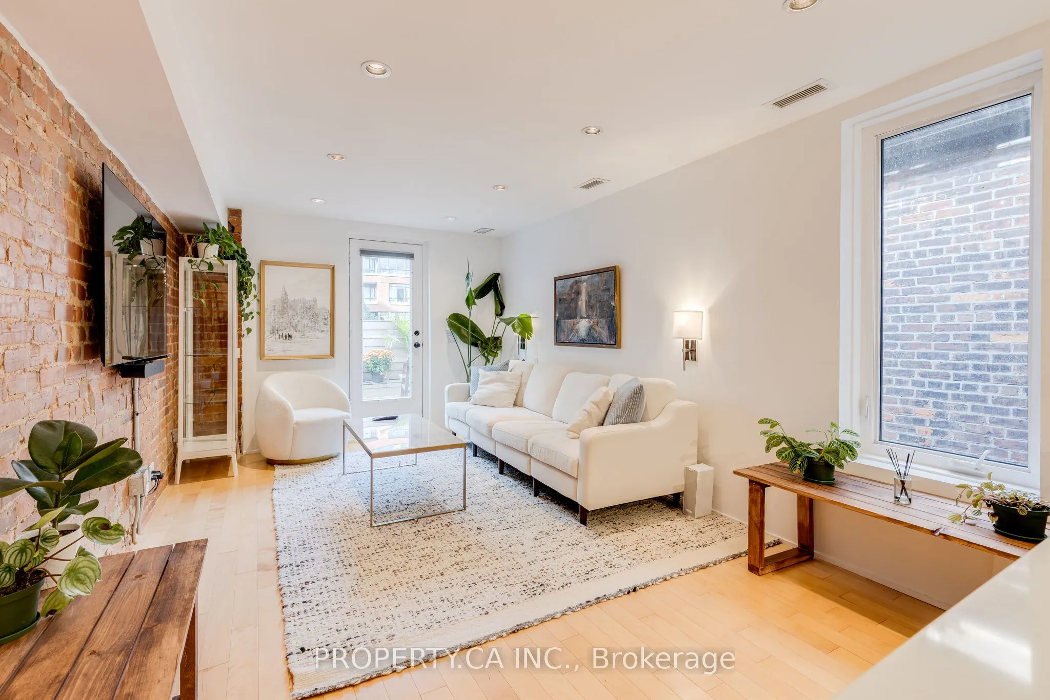 64 Dovercourt Road, #1