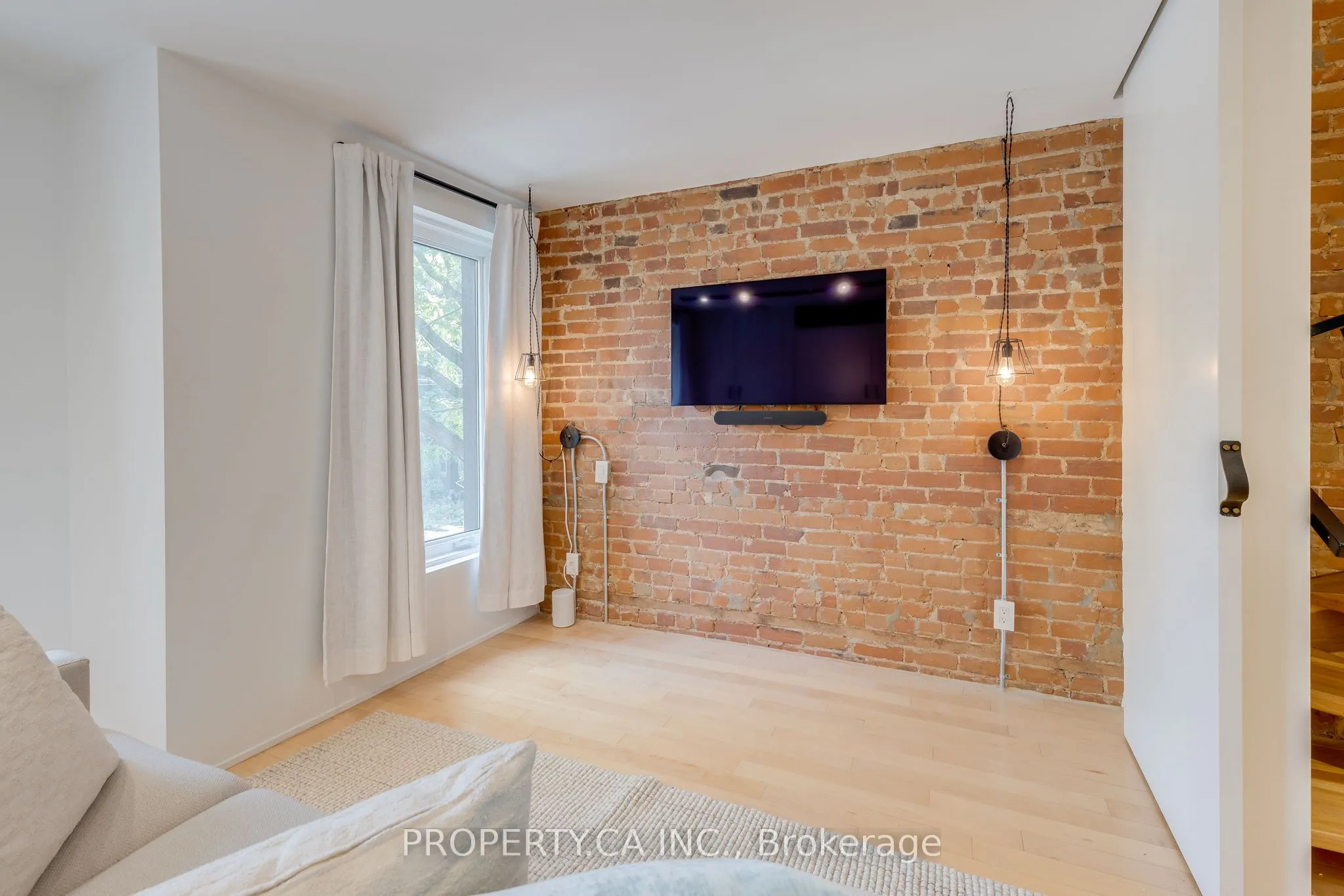 64 Dovercourt Road, #1