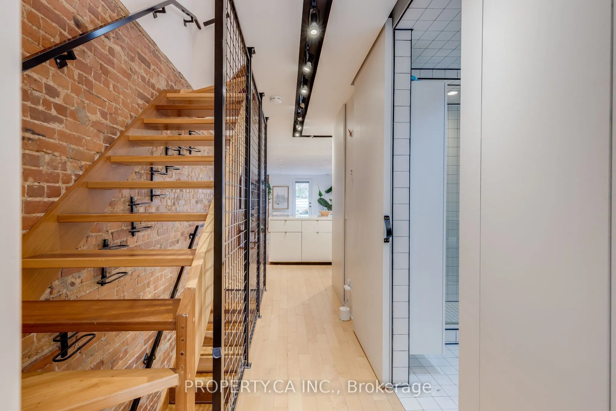 64 Dovercourt Road, #1