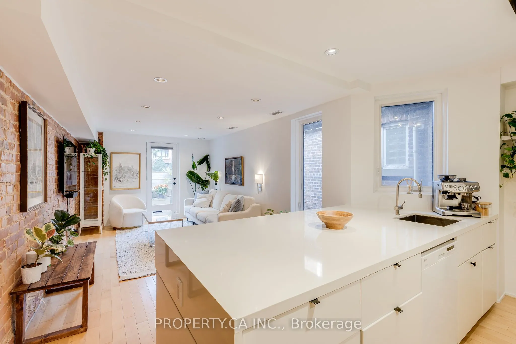 64 Dovercourt Road, #1